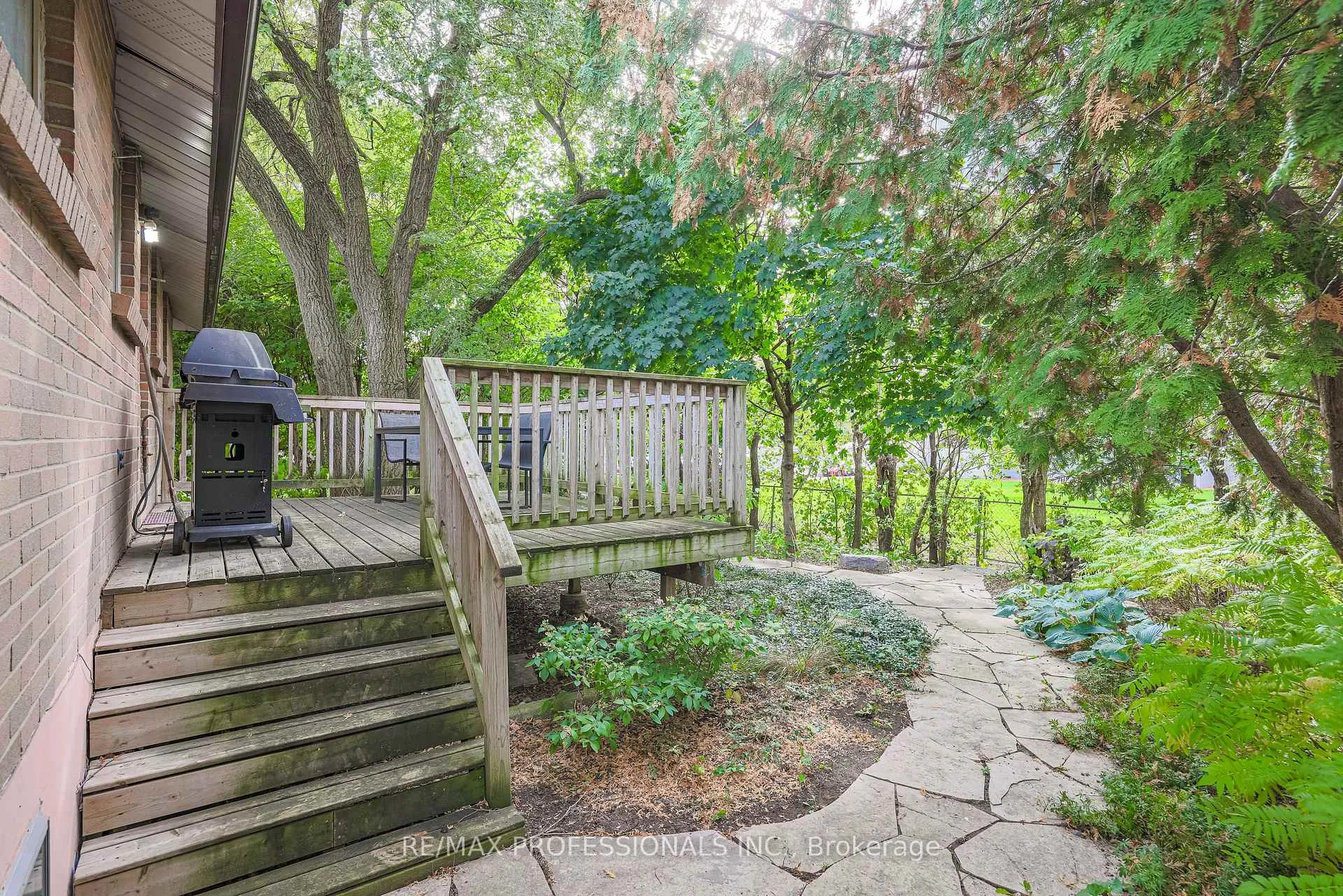 Photo 45 of 9 Donalbain Crescent, Markham, Royal Orchard — HOMEH