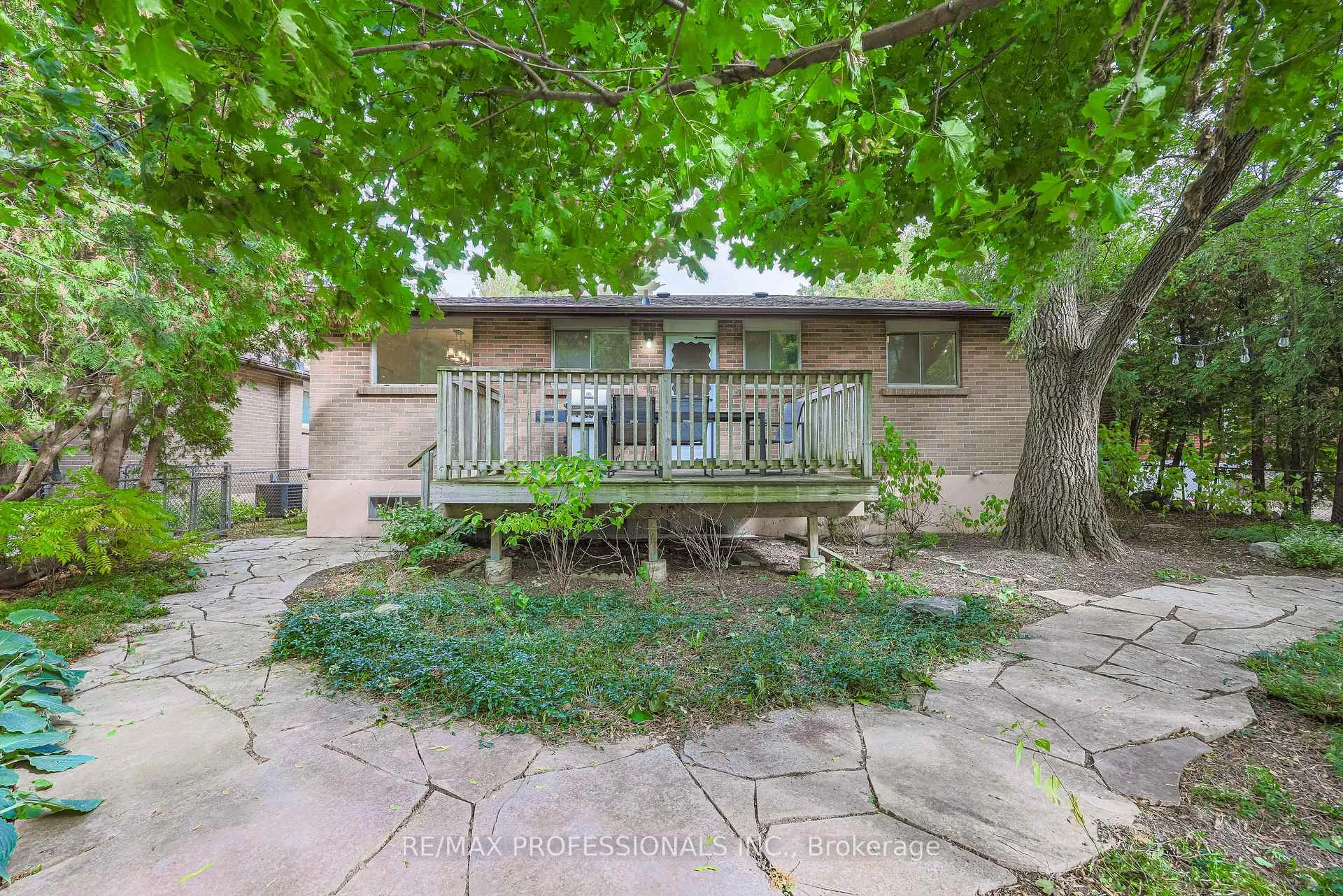 Photo 47 of 9 Donalbain Crescent, Markham, Royal Orchard — HOMEH