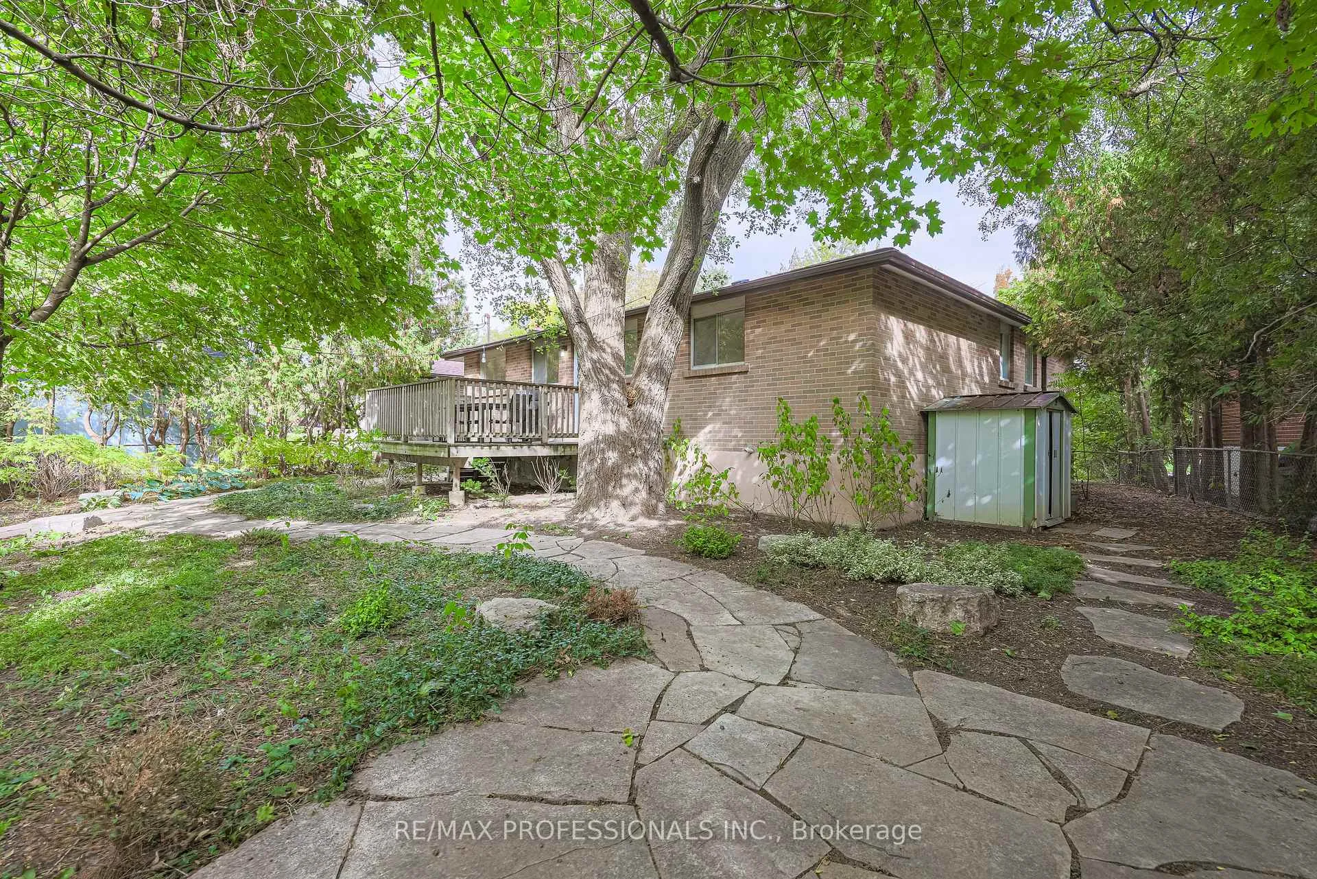 Photo 49 of 9 Donalbain Crescent, Markham, Royal Orchard — HOMEH