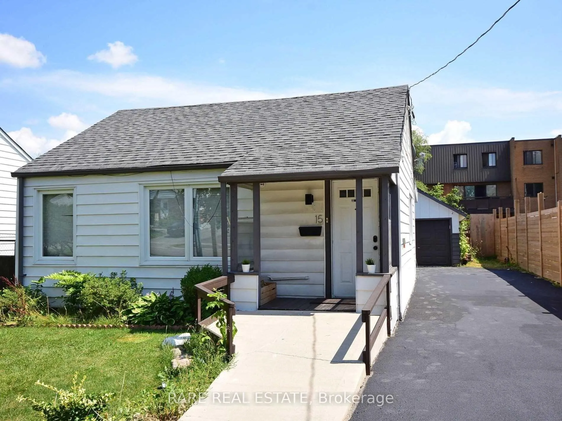 Photo 2 of 15 Eastern Avenue, Brampton, Queen Street Corridor — HOMEH