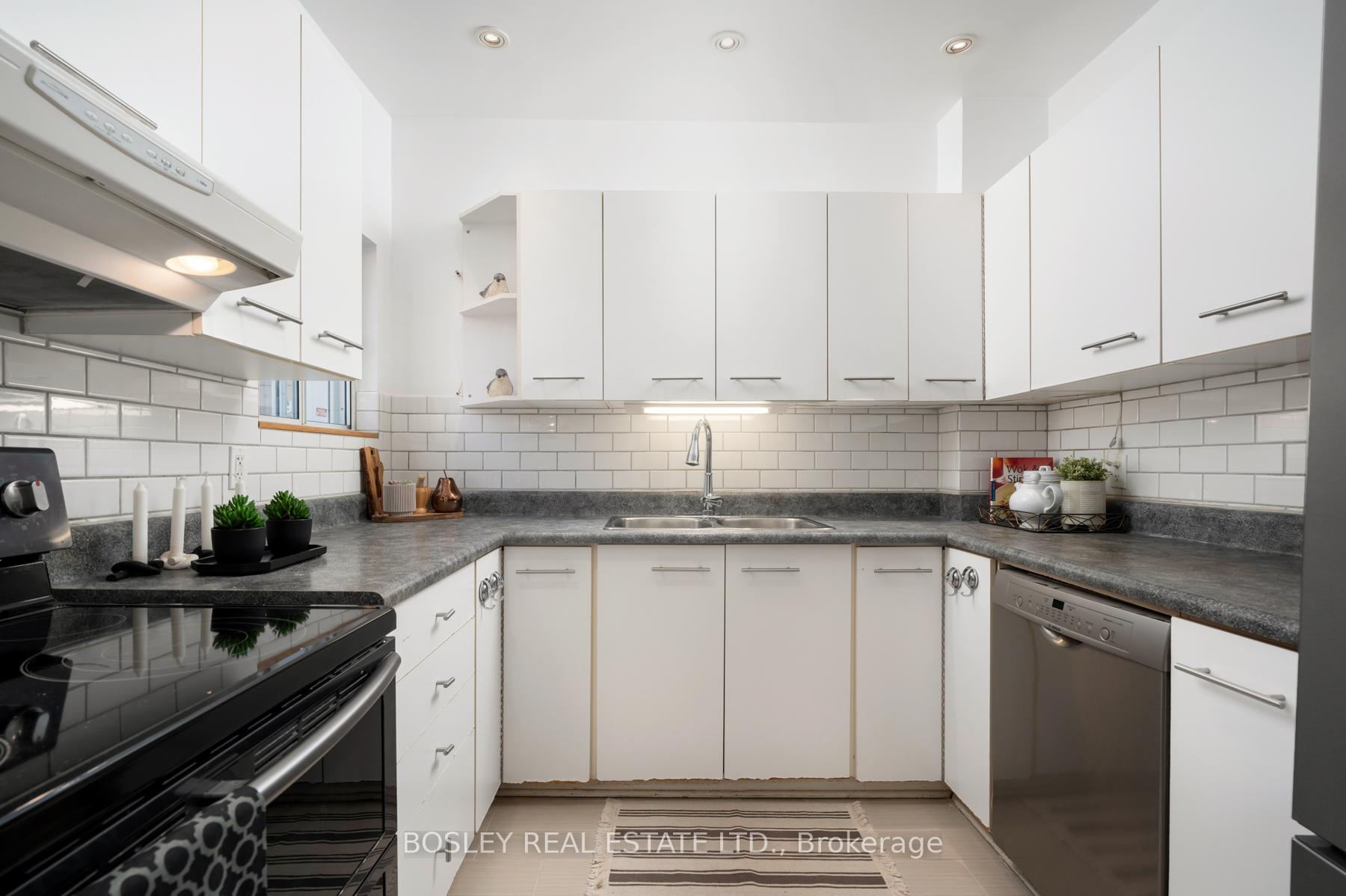 Photo 8 of 181 Monarch Park Avenue, Toronto, Danforth — HOMEH