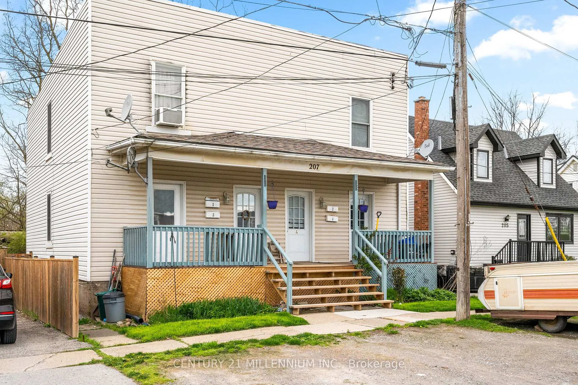 Photo 2 of 207 Beaver Street, Thorold, Allanburg/Thorold South — HOMEH