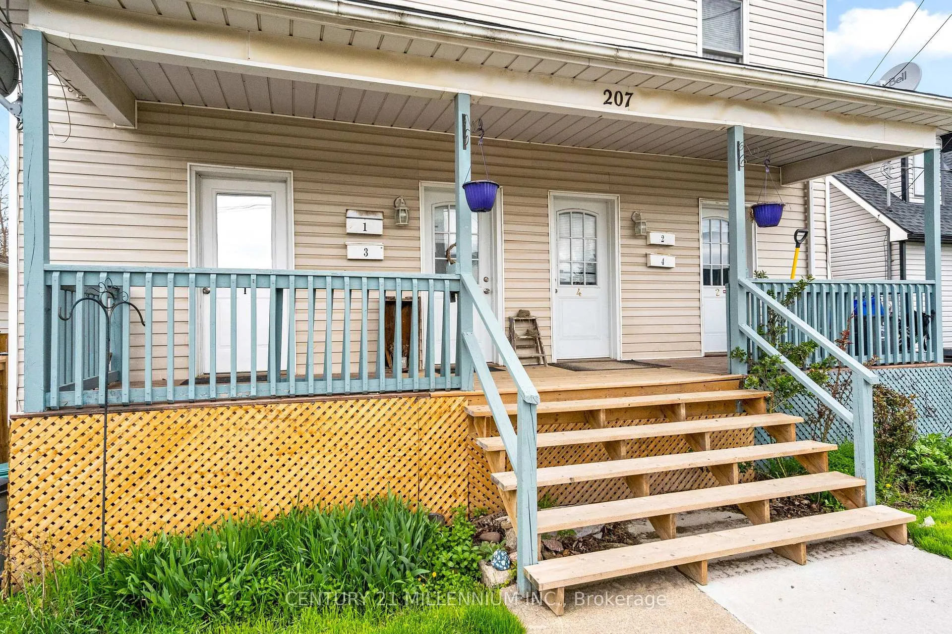 Photo 3 of 207 Beaver Street, Thorold, Allanburg/Thorold South — HOMEH