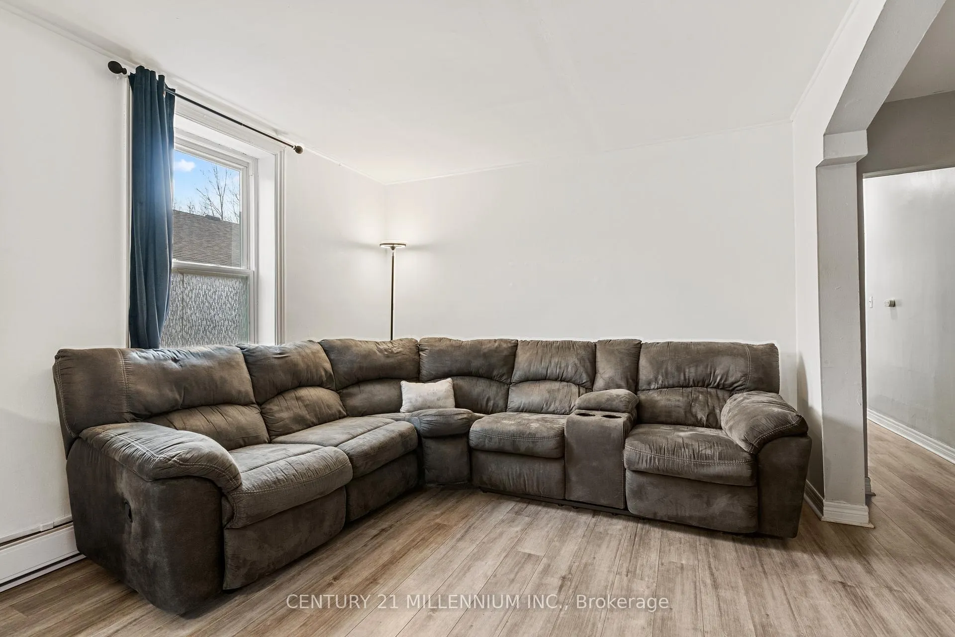 Photo 6 of 207 Beaver Street, Thorold, Allanburg/Thorold South — HOMEH