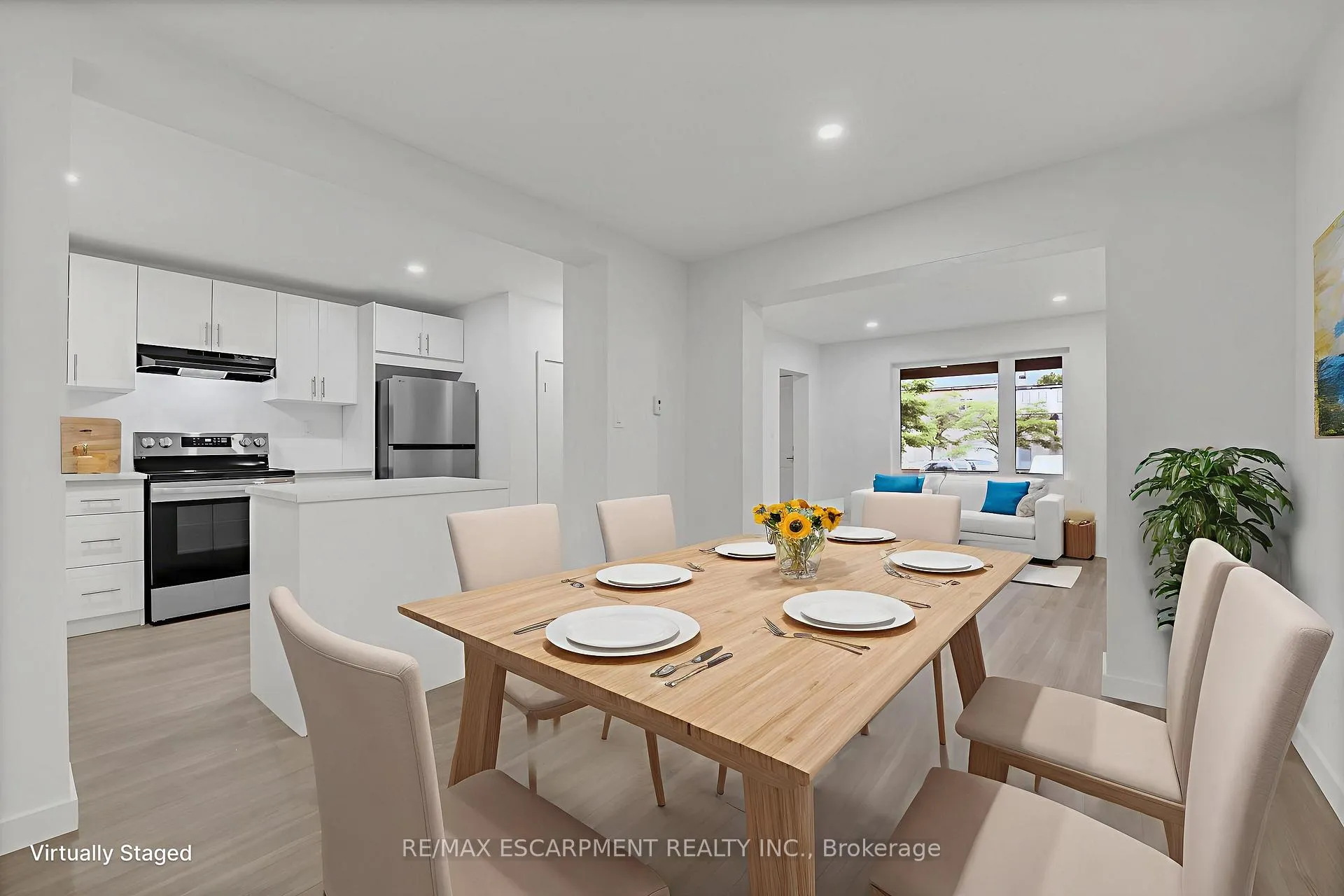 Photo 2 of 20 Crosthwaite Avenue N, Hamilton, Homeside — HOMEH