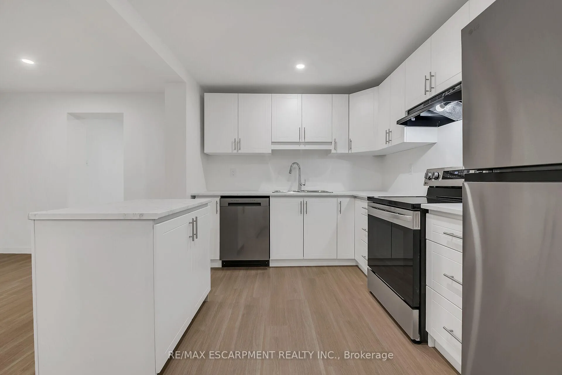 Photo 17 of 20 Crosthwaite Avenue N, Hamilton, Homeside — HOMEH