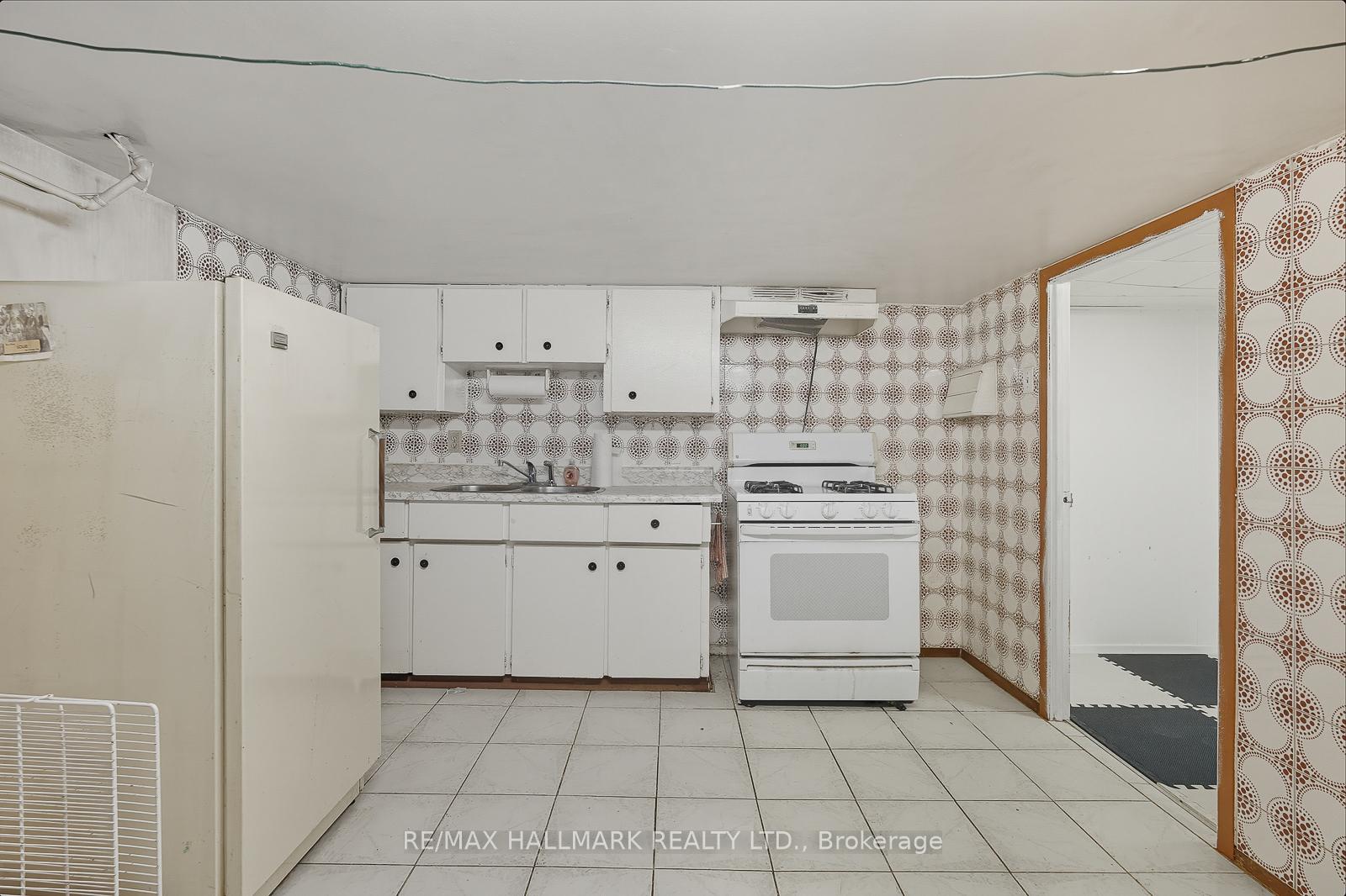 Photo 35 of 533 Milverton Boulevard, Toronto, Danforth — HOMEH