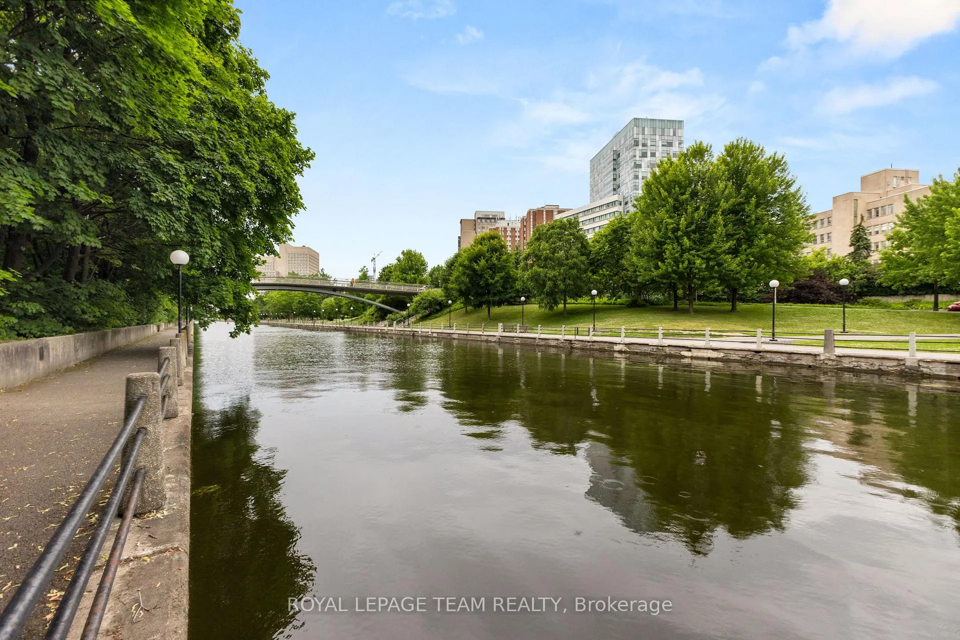 Photo 4 of Unit 101, 20 The Driveway Drive, Ottawa, Ottawa Centre/Golden Triangle — HOMEH