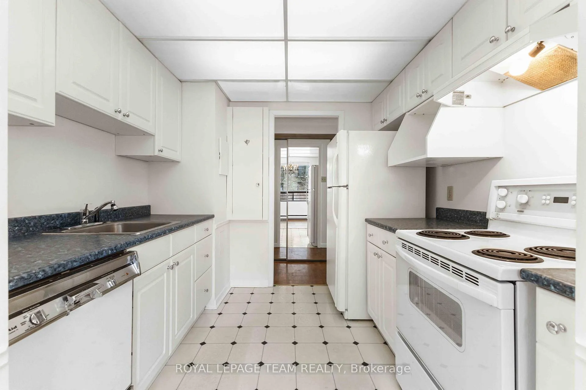 Photo 15 of Unit 101, 20 The Driveway Drive, Ottawa, Ottawa Centre/Golden Triangle — HOMEH