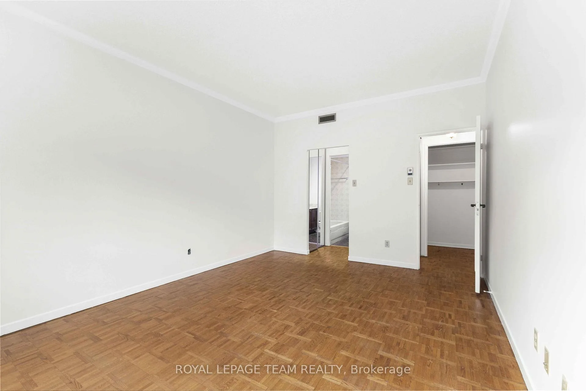 Photo 21 of Unit 101, 20 The Driveway Drive, Ottawa, Ottawa Centre/Golden Triangle — HOMEH