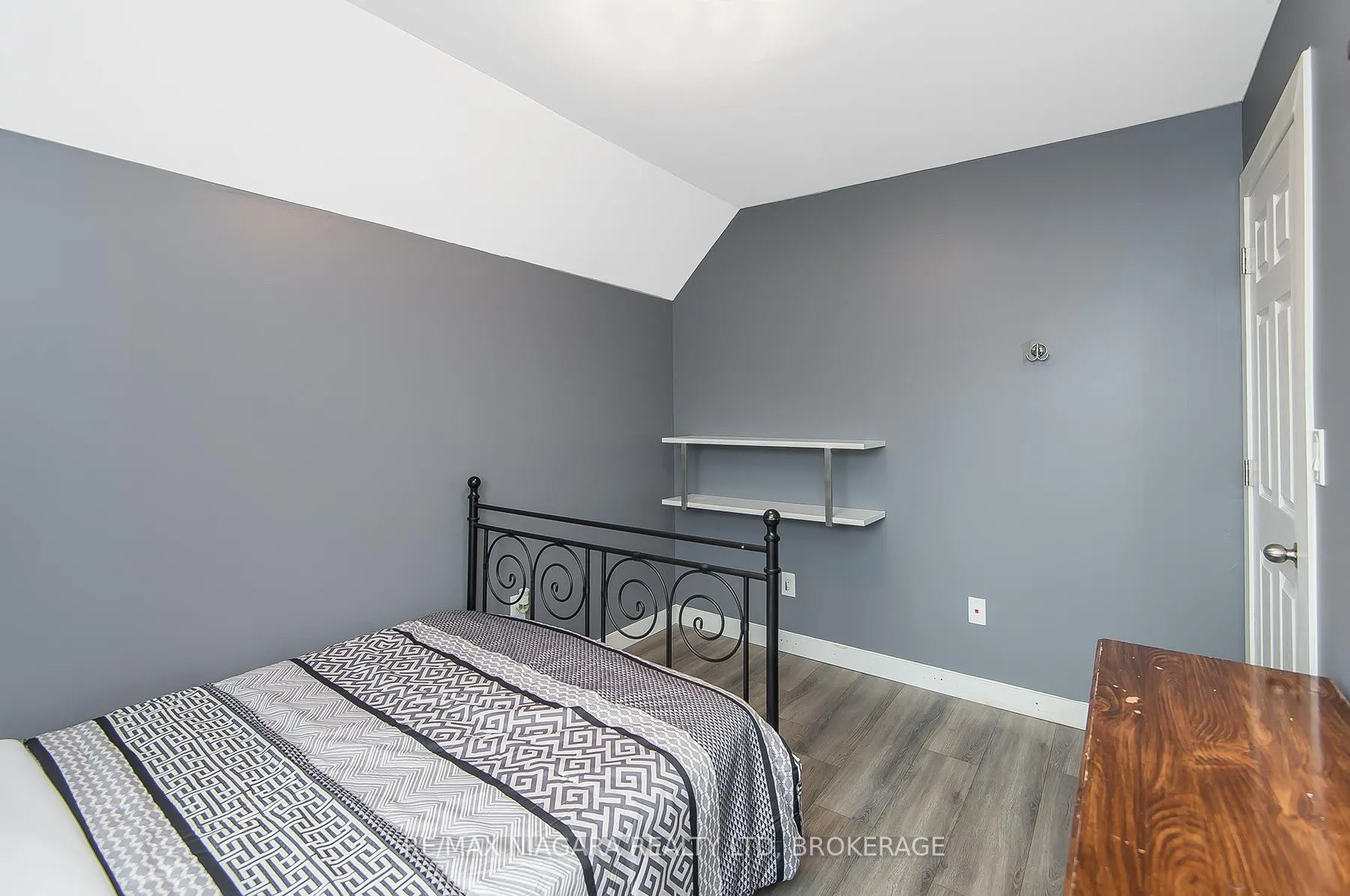 Photo 14 of 92 Hodgkins Avenue, Thorold, Rolling Meadows — HOMEH