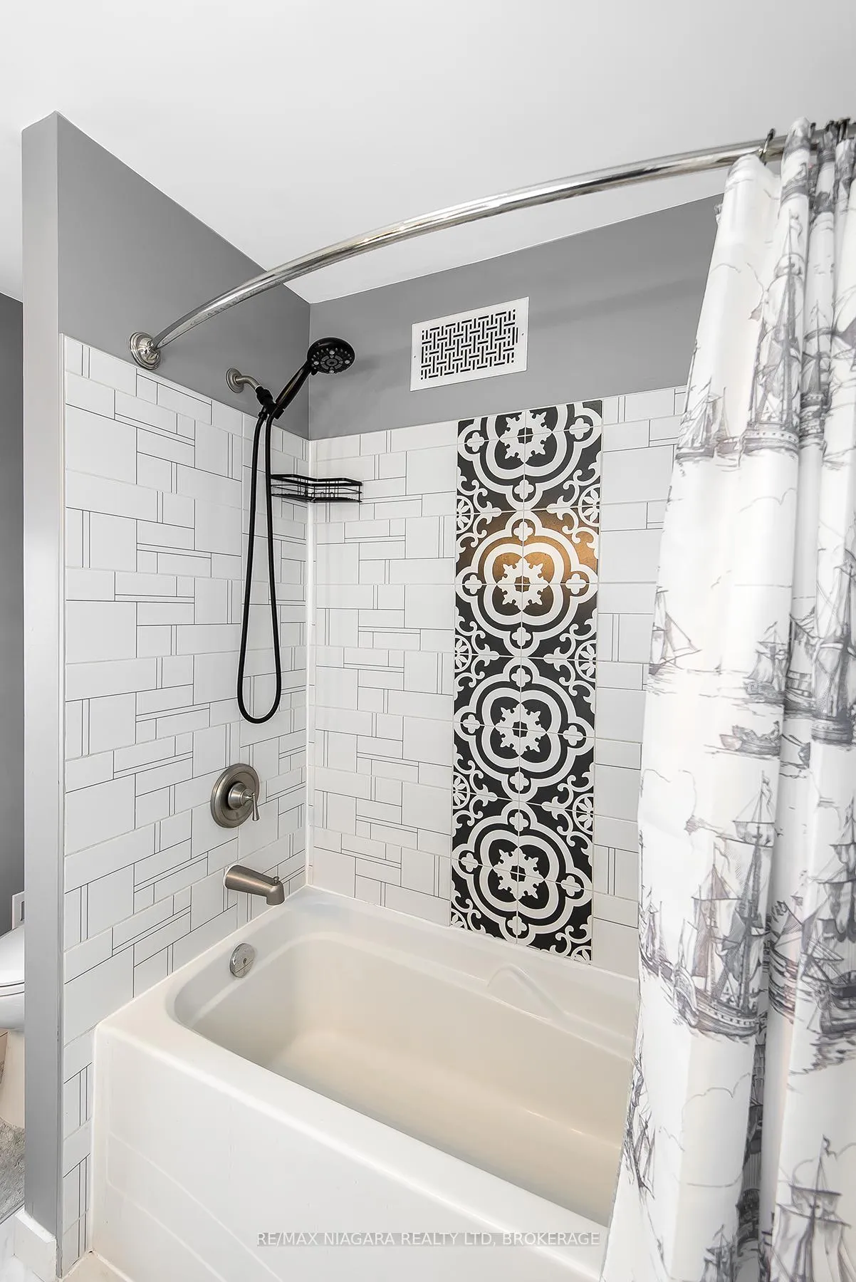 Photo 18 of 92 Hodgkins Avenue, Thorold, Rolling Meadows — HOMEH