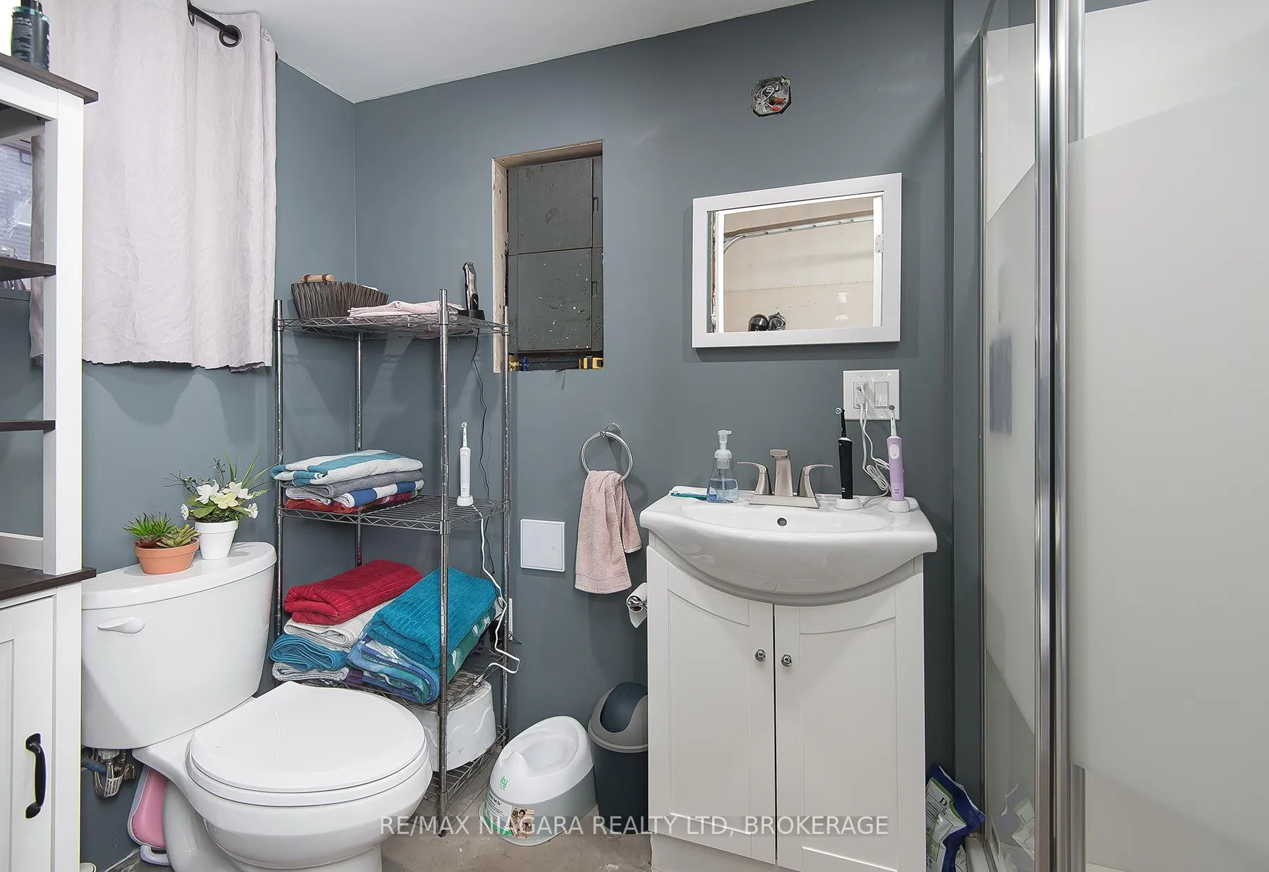Photo 38 of 92 Hodgkins Avenue, Thorold, Rolling Meadows — HOMEH