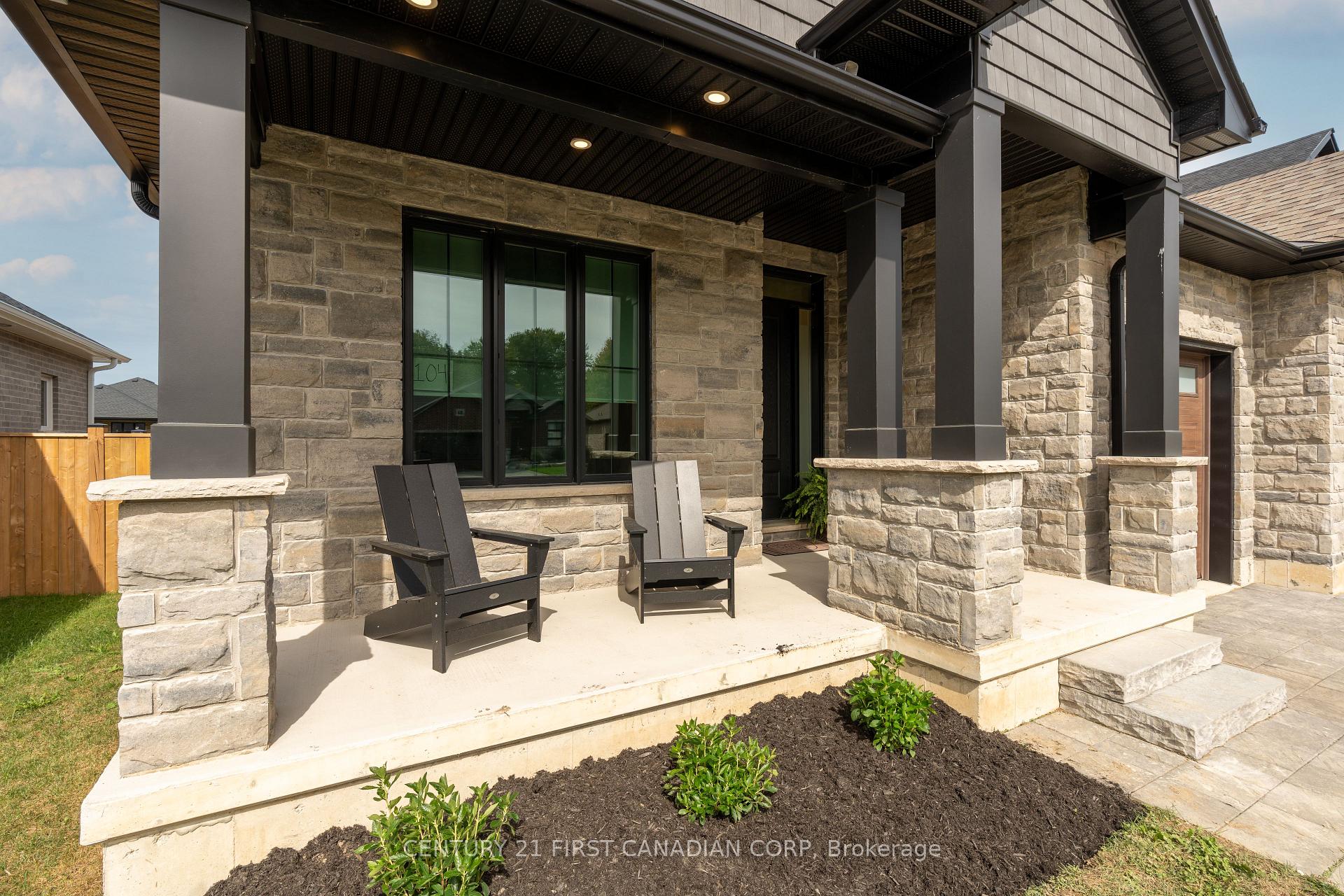 Photo 3 of 104 Foxborough Place, Thames Centre, Thorndale — HOMEH