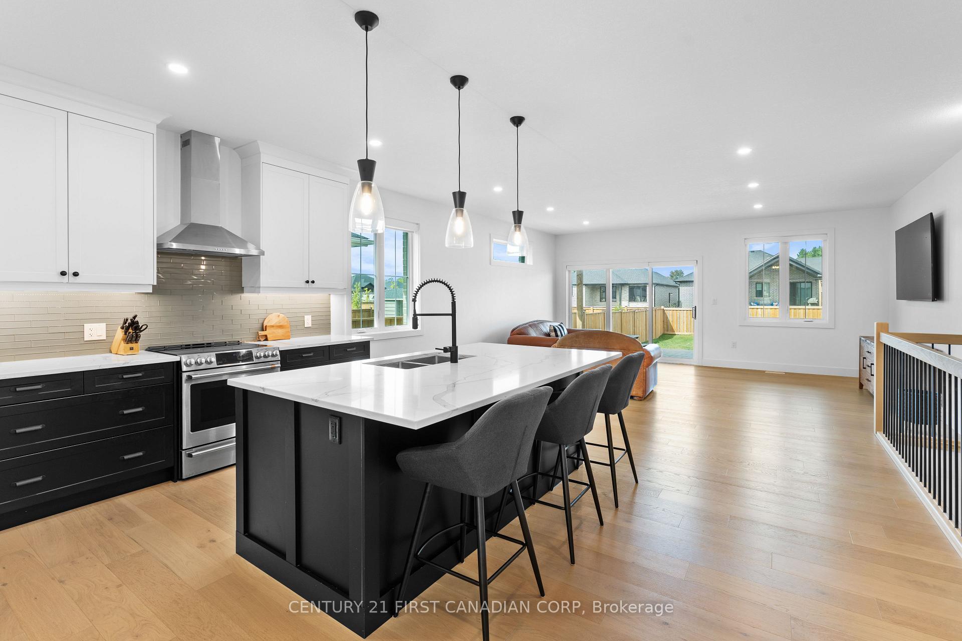 Photo 8 of 104 Foxborough Place, Thames Centre, Thorndale — HOMEH