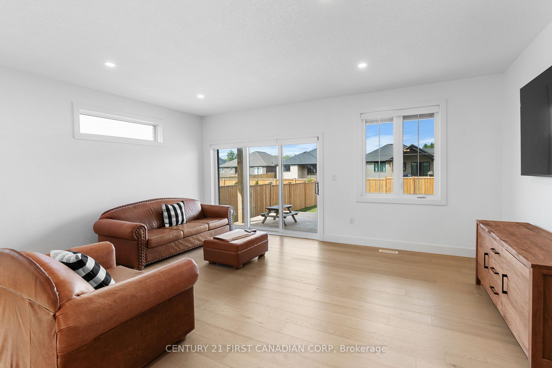 Photo 18 of 104 Foxborough Place, Thames Centre, Thorndale — HOMEH