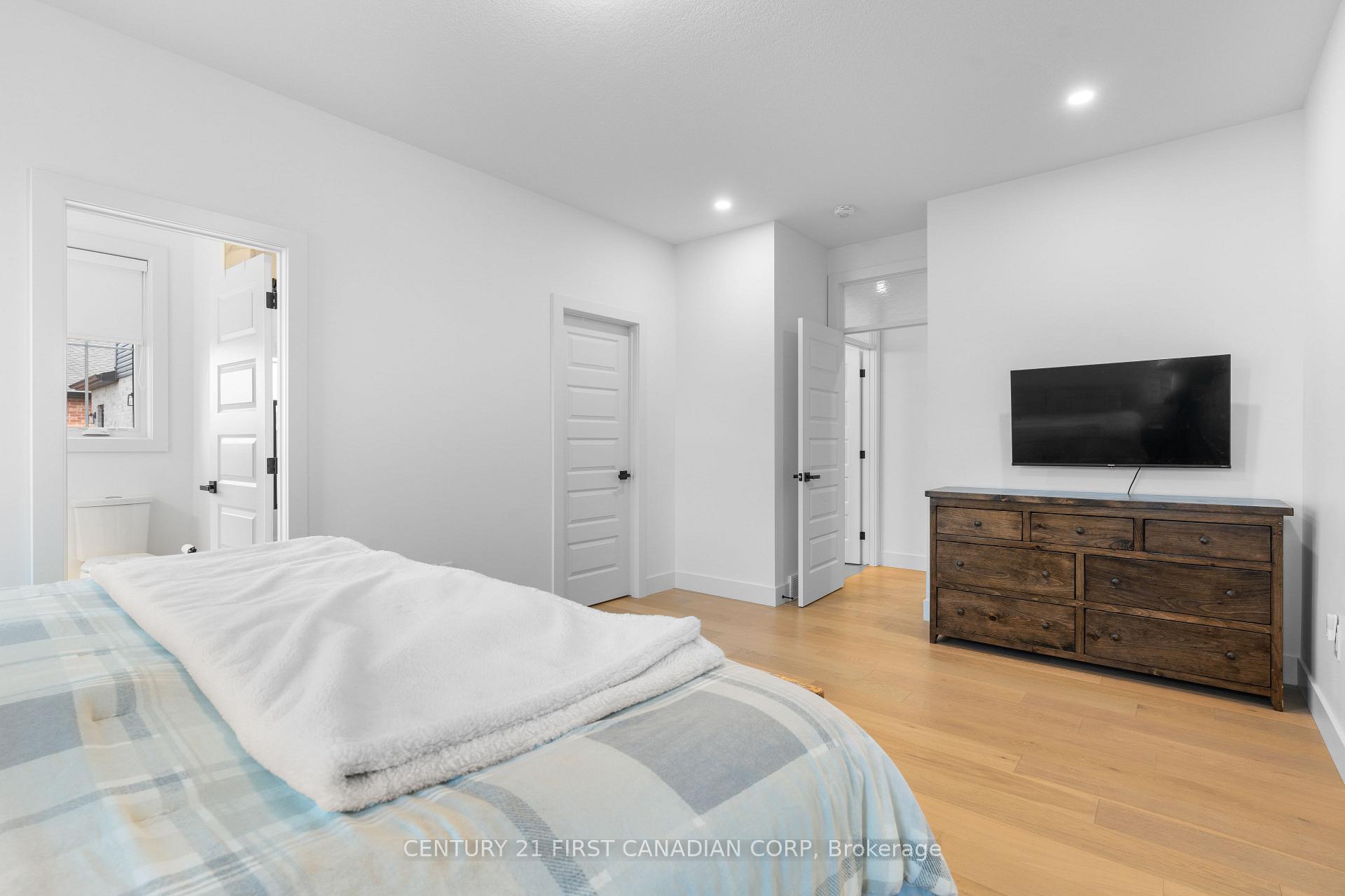 Photo 23 of 104 Foxborough Place, Thames Centre, Thorndale — HOMEH