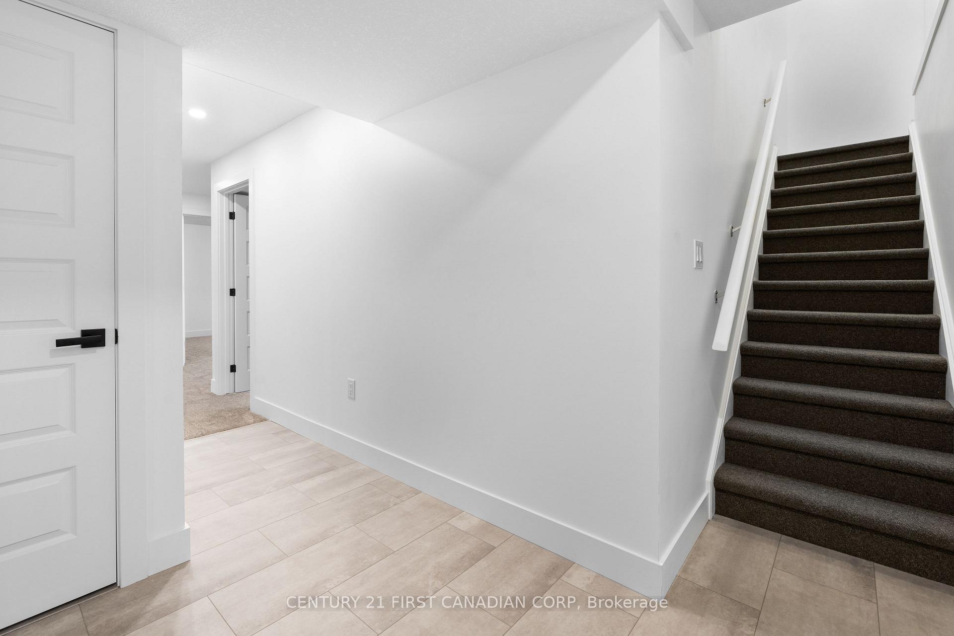 Photo 36 of 104 Foxborough Place, Thames Centre, Thorndale — HOMEH