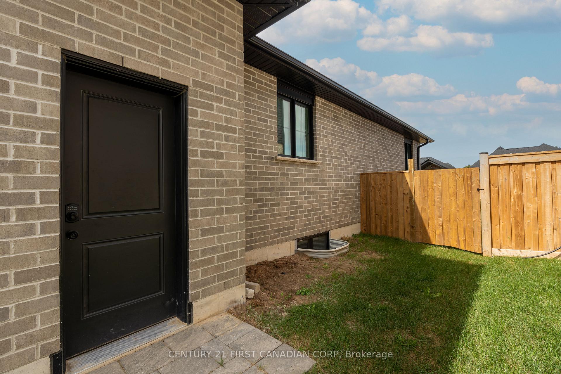 Photo 37 of 104 Foxborough Place, Thames Centre, Thorndale — HOMEH