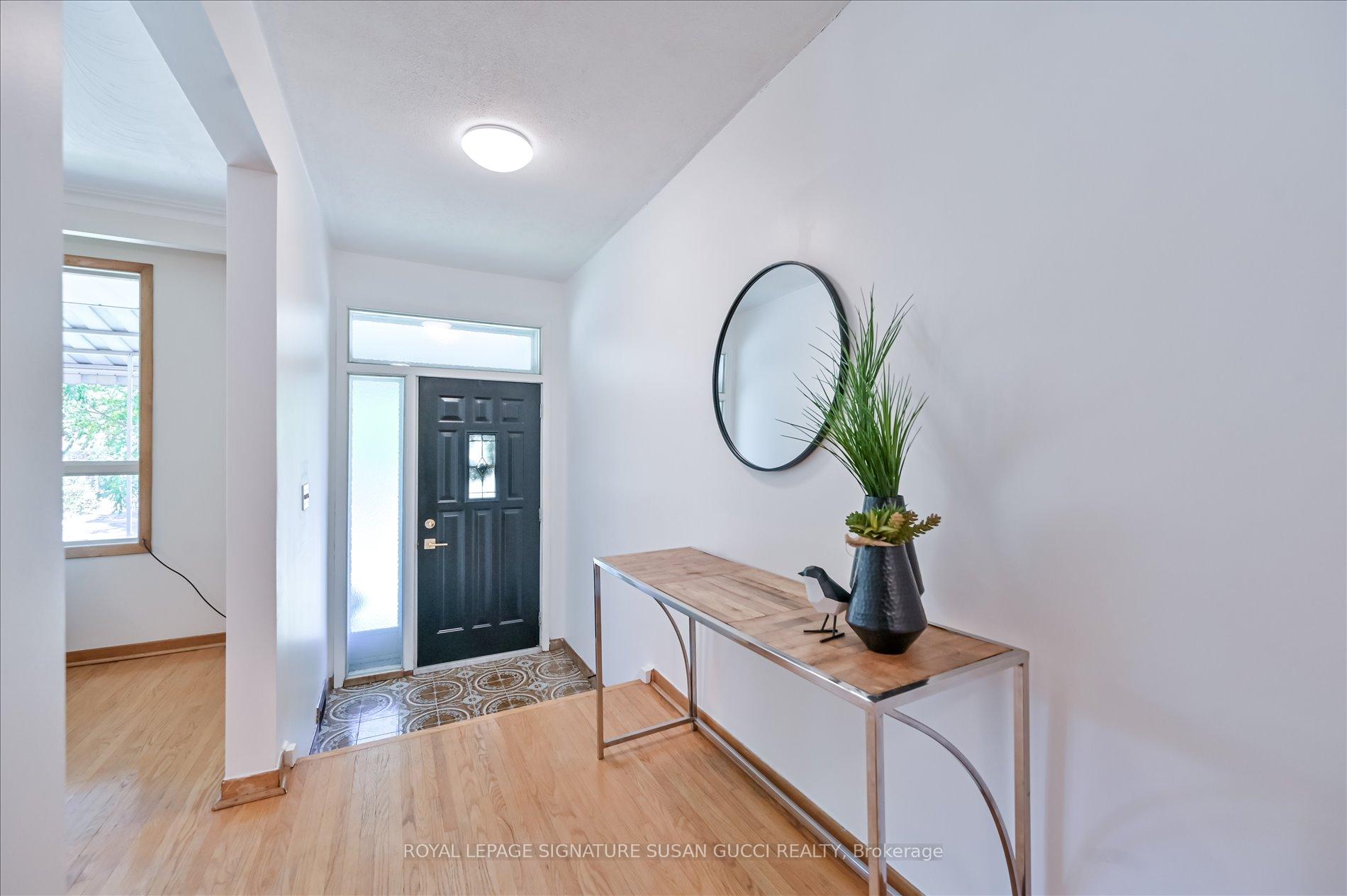 Photo 3 of 16 Munford Crescent, Toronto, O'Connor-Parkview — HOMEH