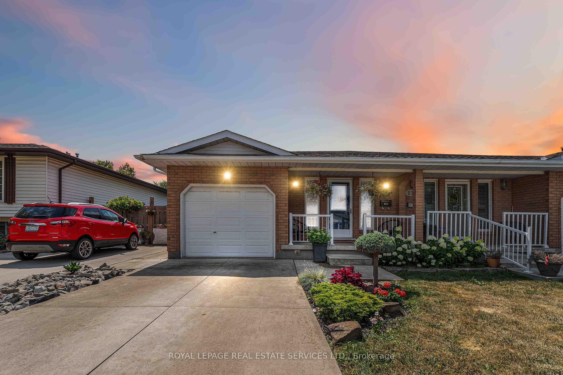 Photo 2 of 27 Cartier Drive, Thorold, Confederation Heights — HOMEH