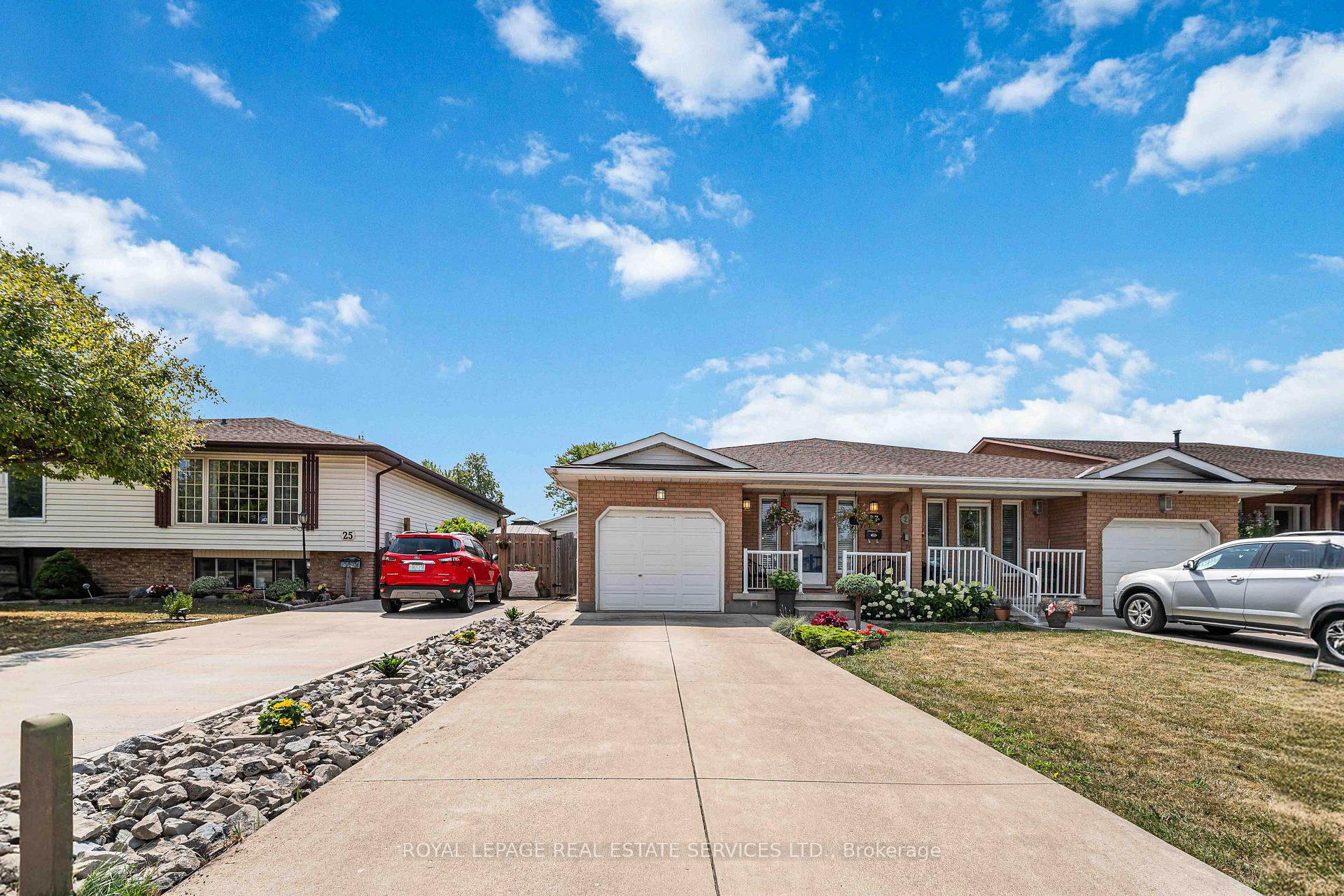 Photo 3 of 27 Cartier Drive, Thorold, Confederation Heights — HOMEH