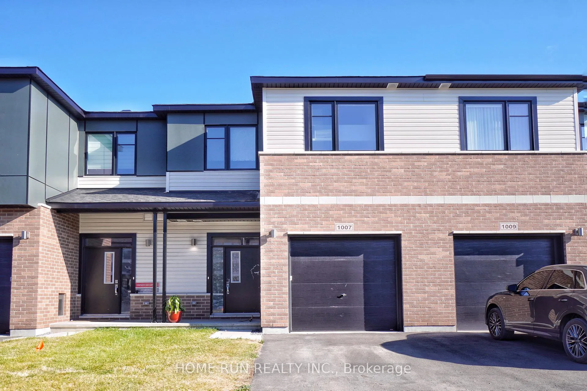 Front of 1007 Acoustic Way