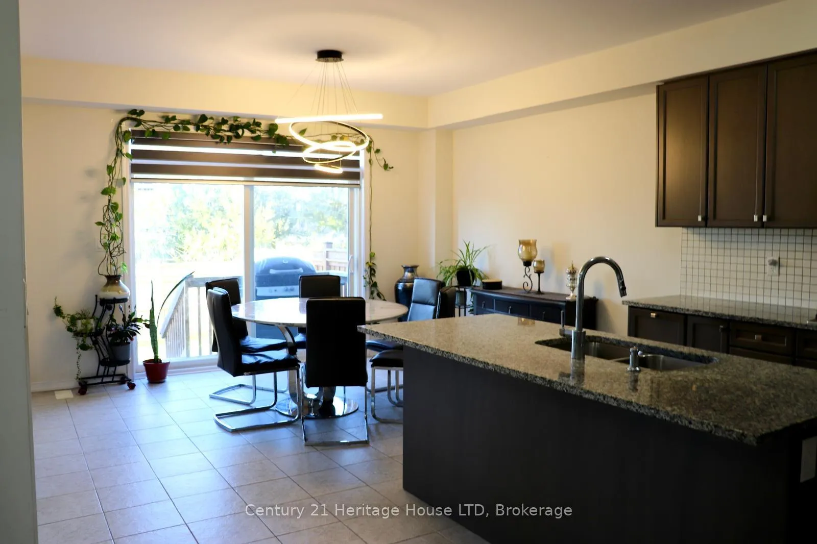 Photo 4 of 50 Esther Crescent, Thorold, Hurricane/Merrittville — HOMEH