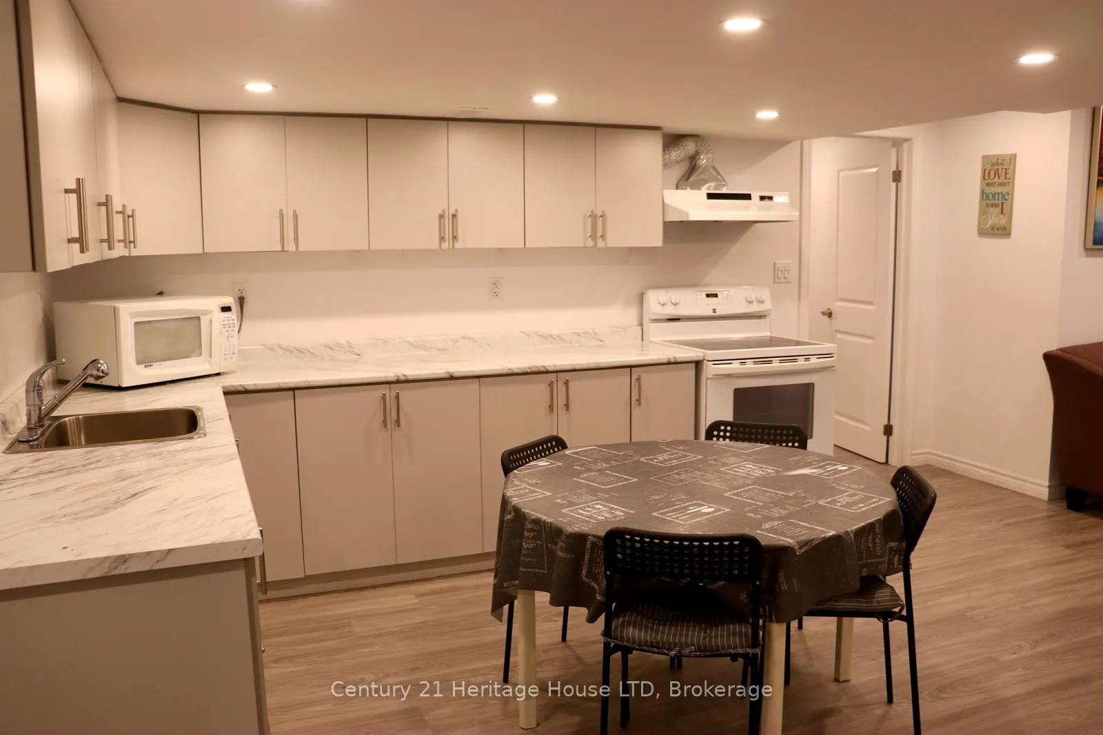 Photo 31 of 50 Esther Crescent, Thorold, Hurricane/Merrittville — HOMEH