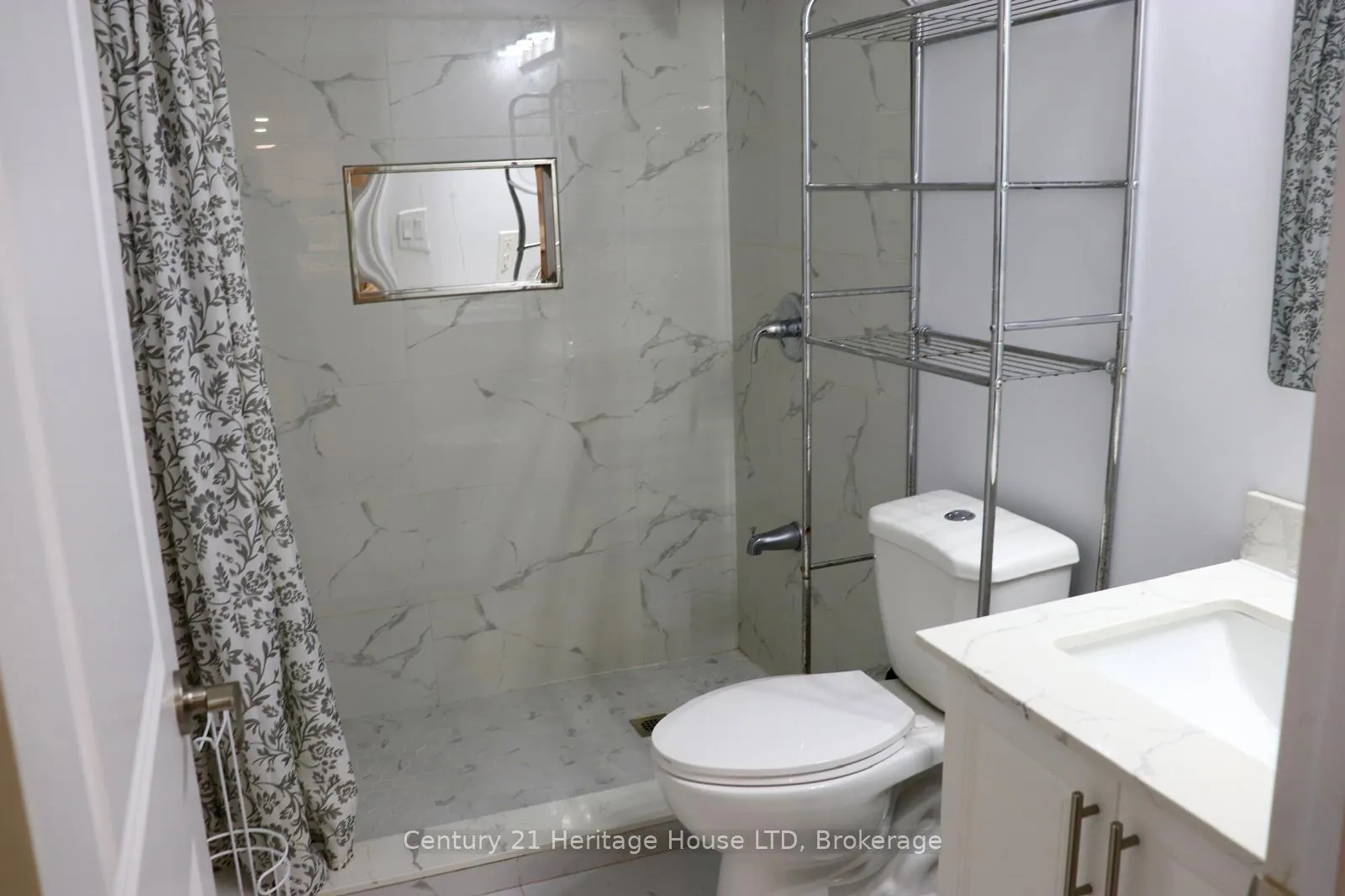 Photo 34 of 50 Esther Crescent, Thorold, Hurricane/Merrittville — HOMEH