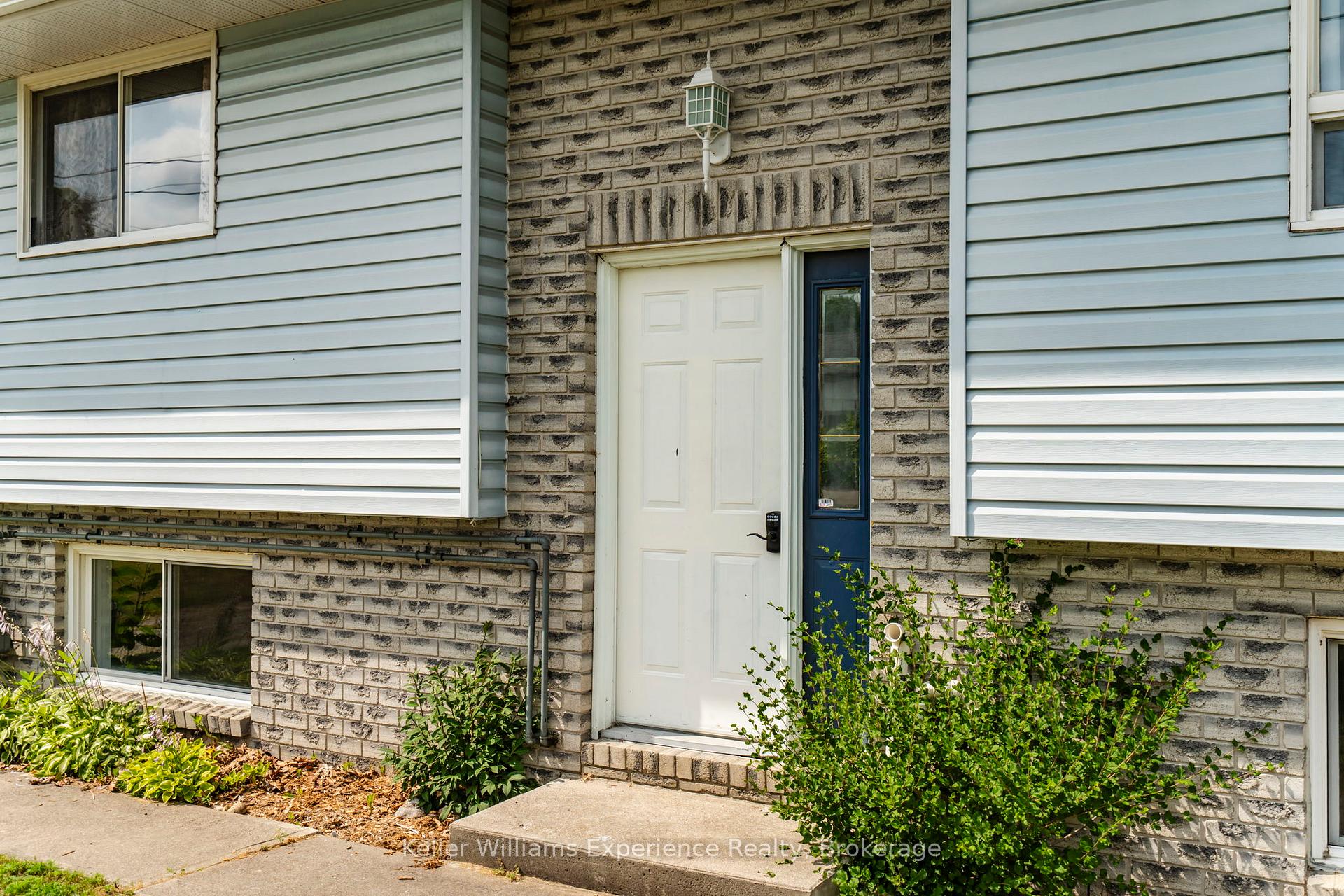 Photo 3 of 4 Cardinal Lane, Tiny, Wyevale — HOMEH