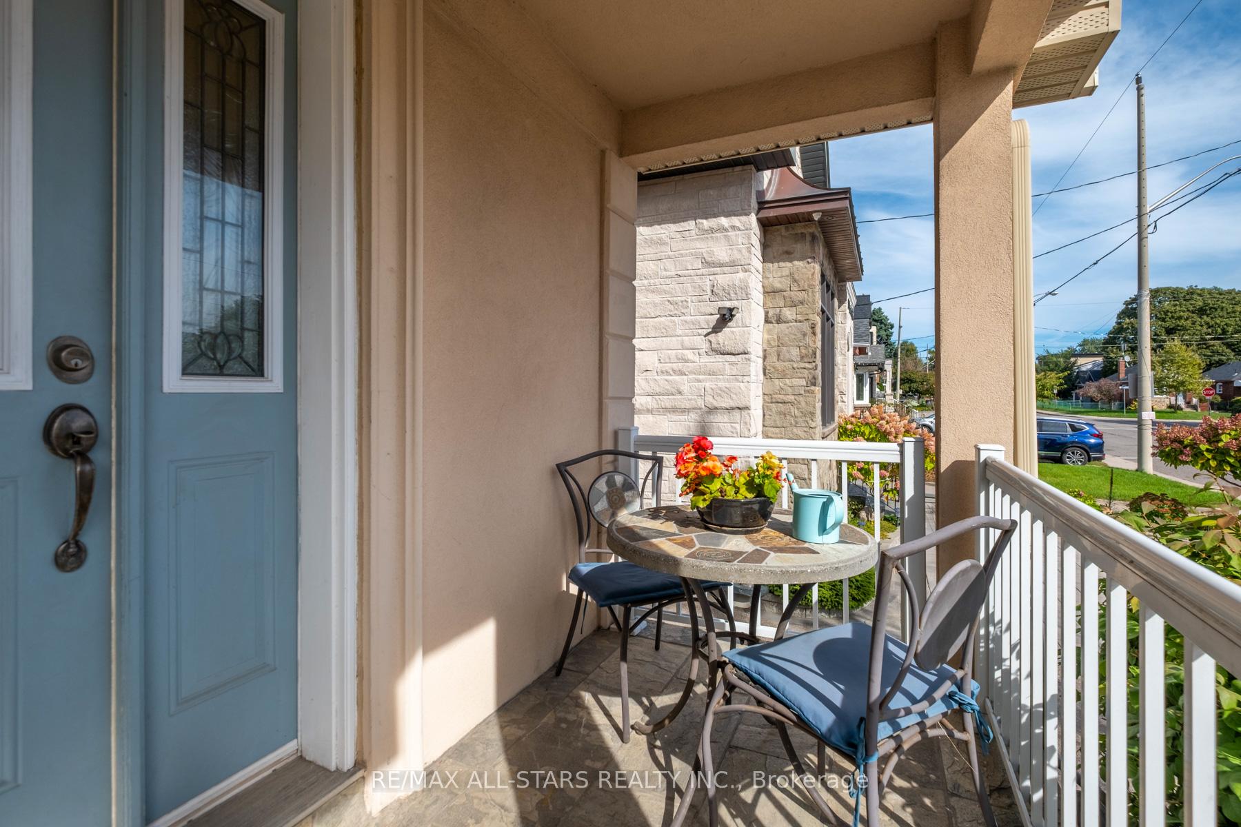 Photo 4 of 32 Barker Avenue, Toronto, Danforth Village-East York — HOMEH