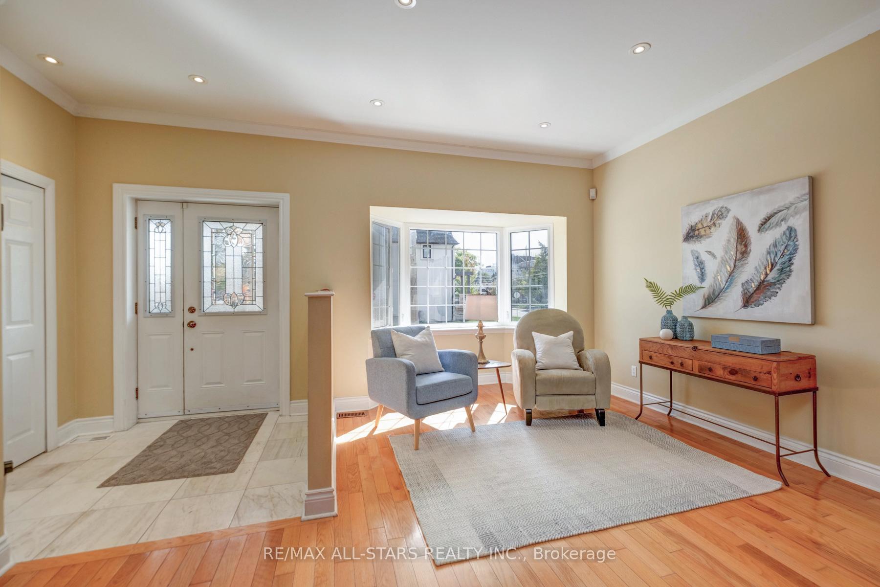 Photo 5 of 32 Barker Avenue, Toronto, Danforth Village-East York — HOMEH