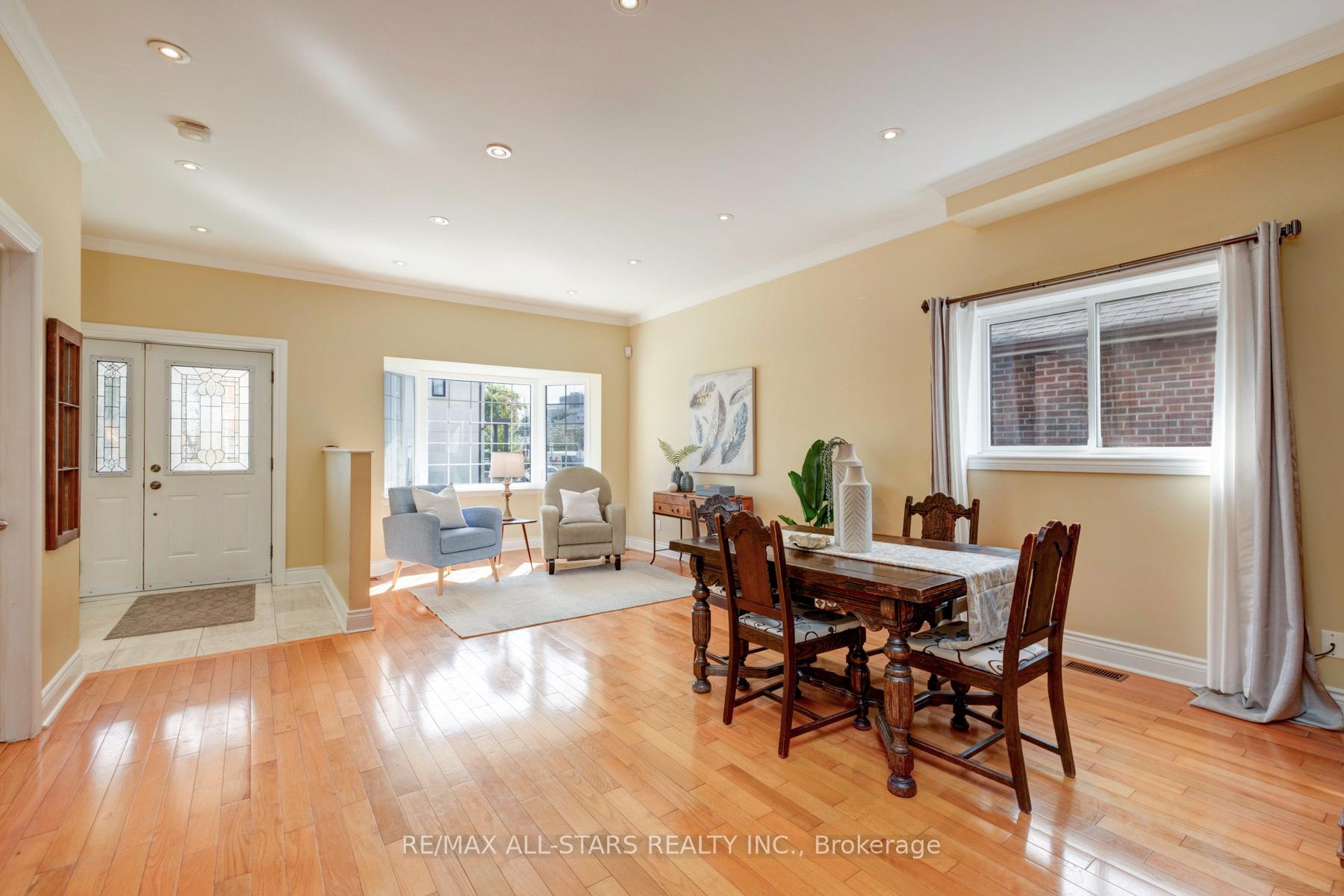 Photo 7 of 32 Barker Avenue, Toronto, Danforth Village-East York — HOMEH