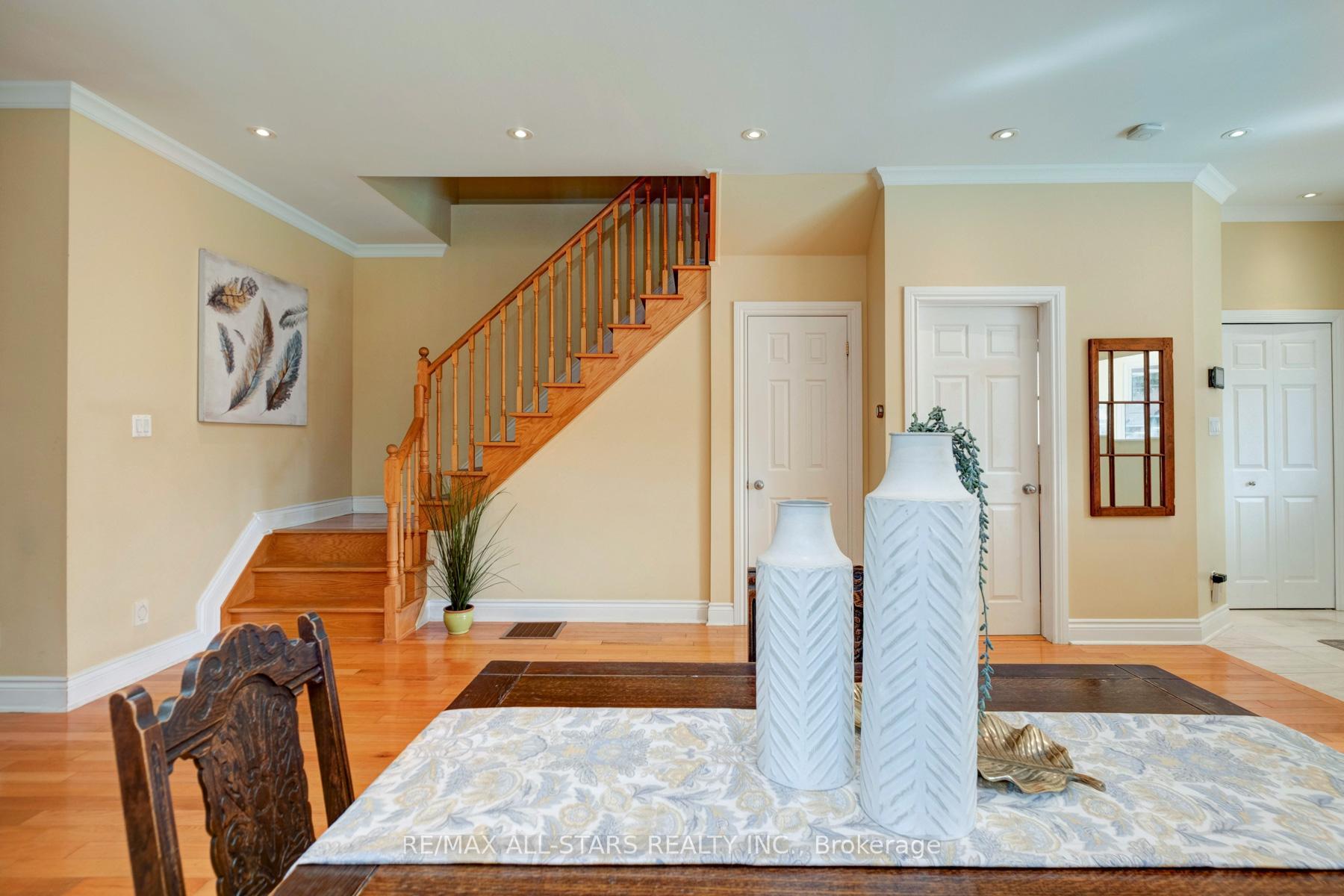 Photo 10 of 32 Barker Avenue, Toronto, Danforth Village-East York — HOMEH