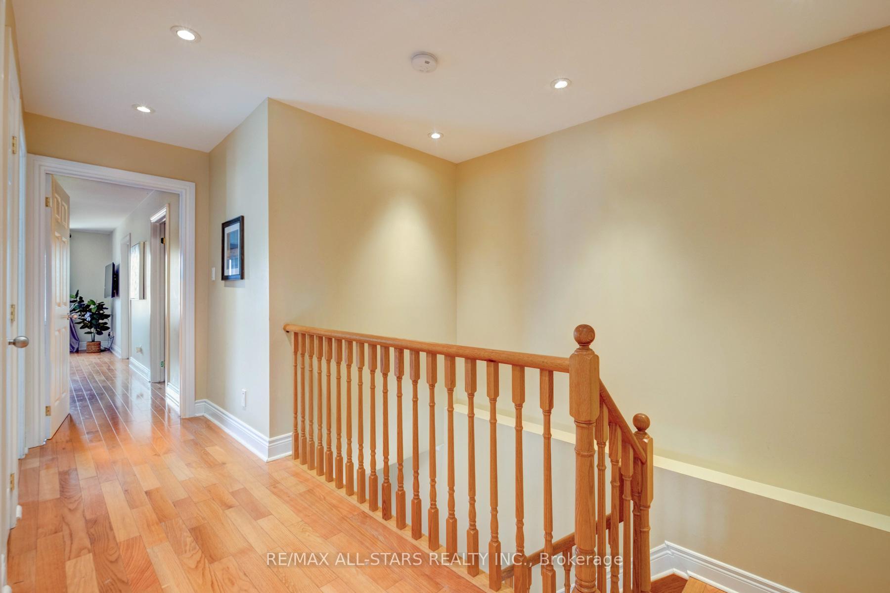 Photo 21 of 32 Barker Avenue, Toronto, Danforth Village-East York — HOMEH