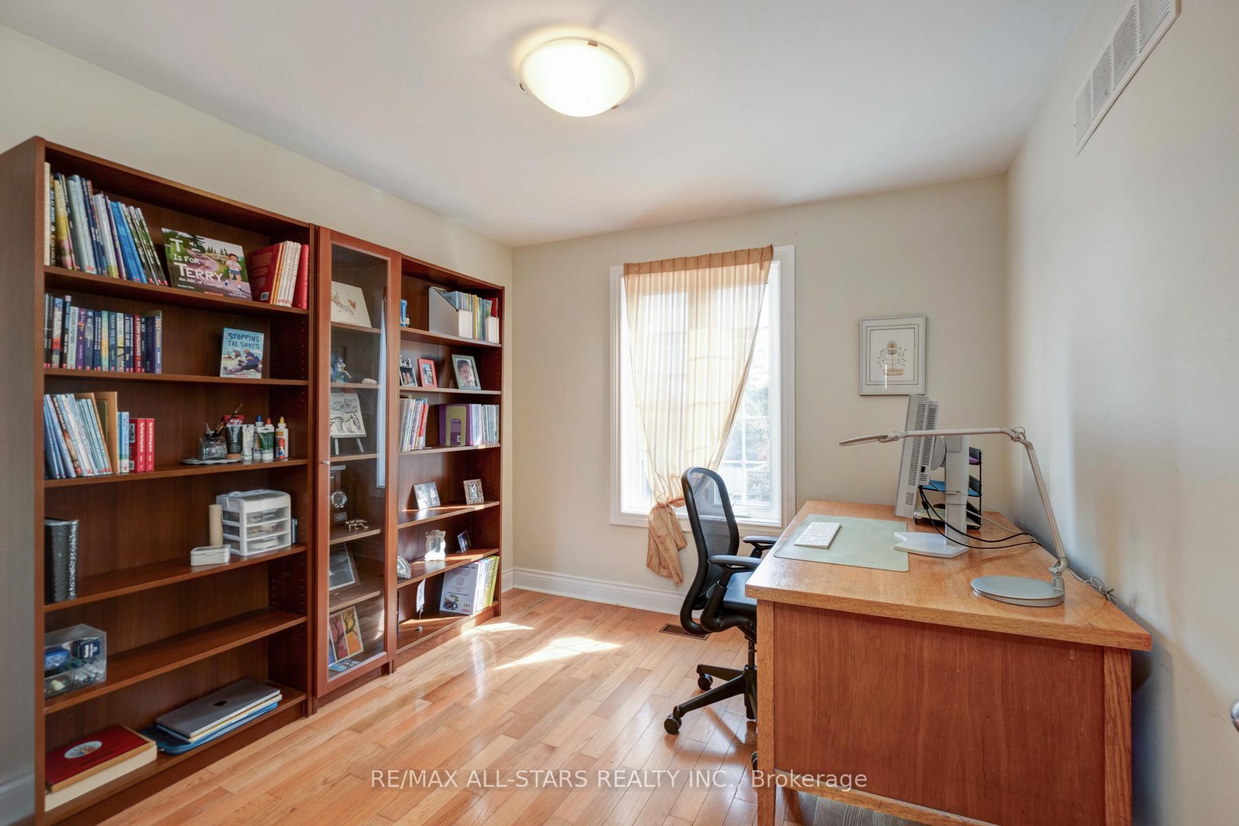 Photo 27 of 32 Barker Avenue, Toronto, Danforth Village-East York — HOMEH