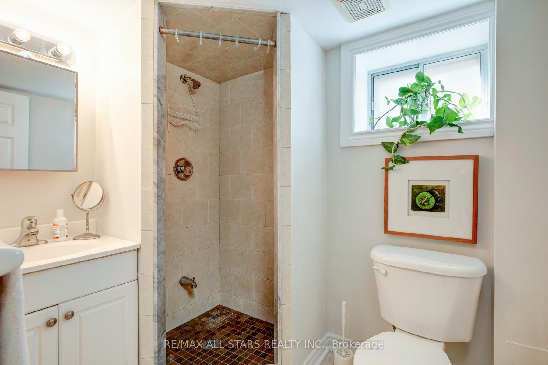 Photo 31 of 32 Barker Avenue, Toronto, Danforth Village-East York — HOMEH