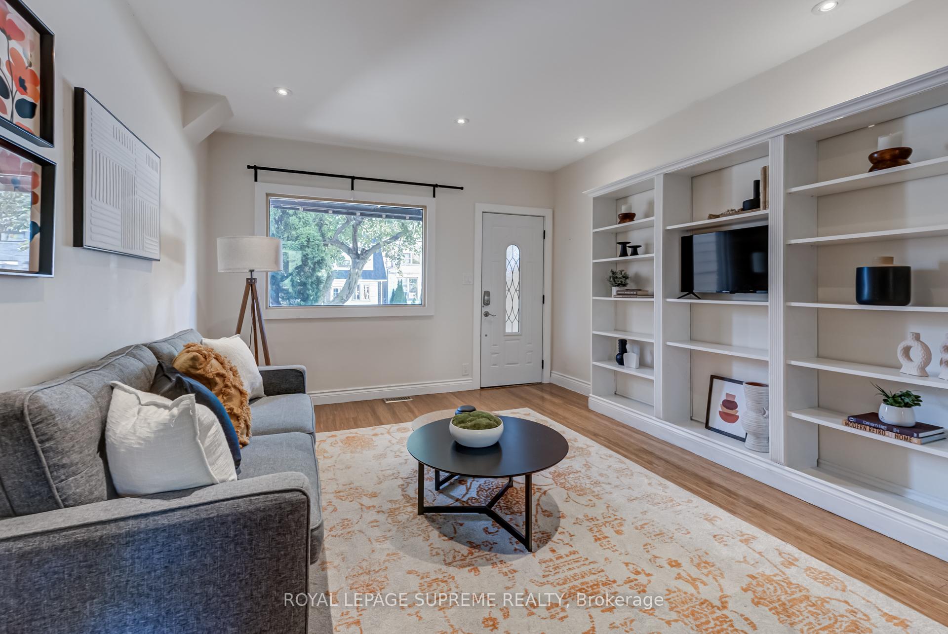Photo 3 of 481 Main Street, Toronto, Woodbine-Lumsden — HOMEH