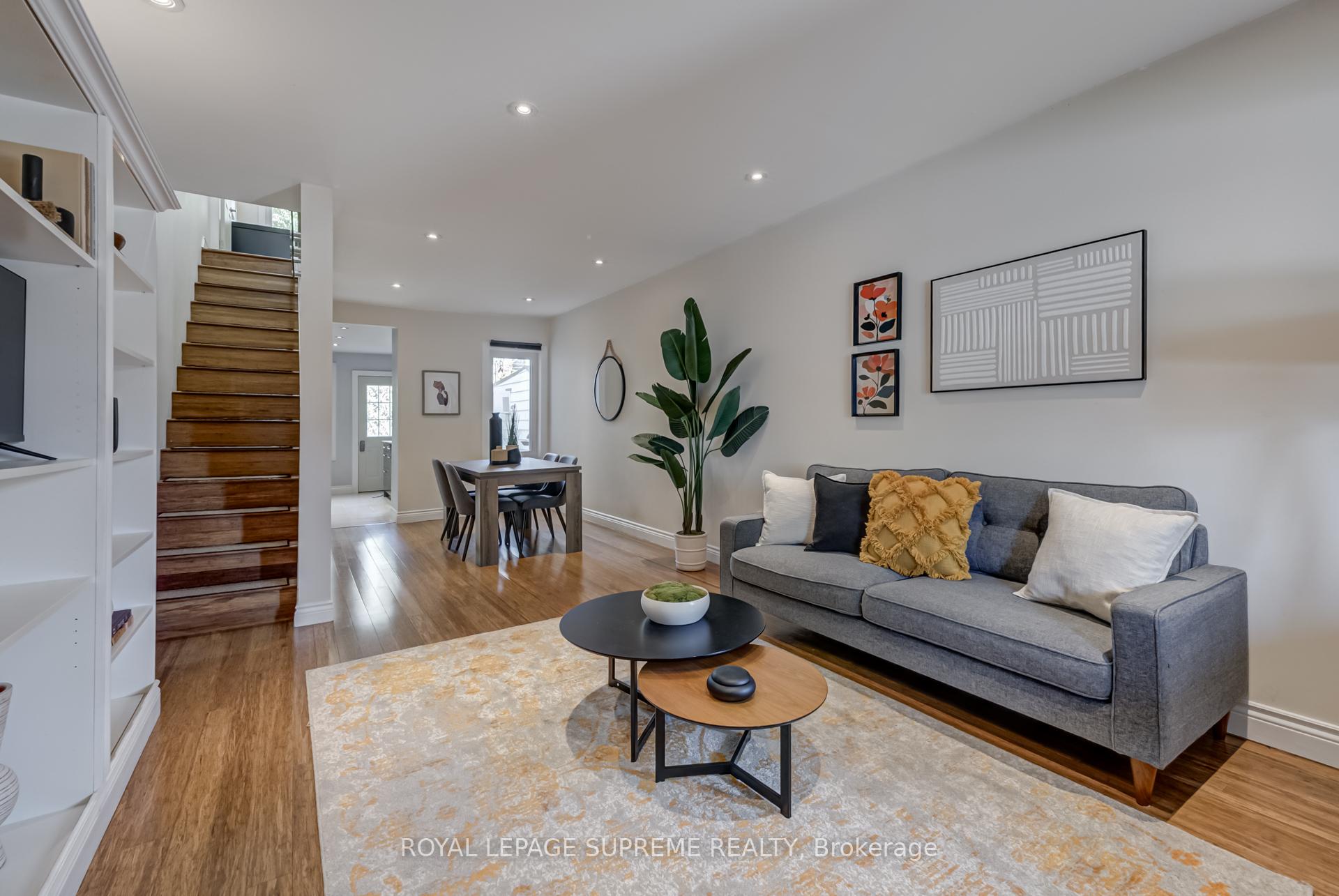 Photo 4 of 481 Main Street, Toronto, Woodbine-Lumsden — HOMEH