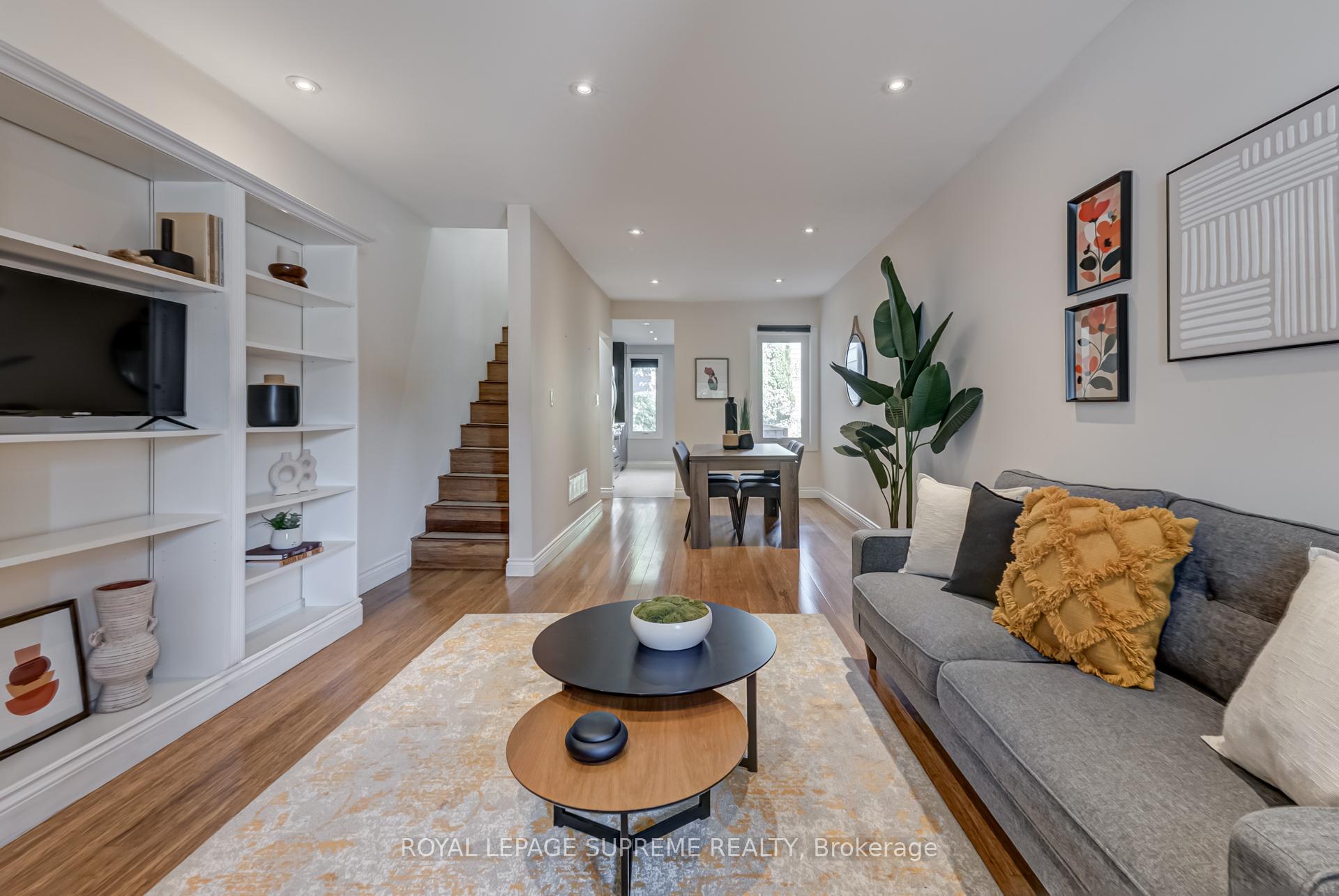 Photo 5 of 481 Main Street, Toronto, Woodbine-Lumsden — HOMEH