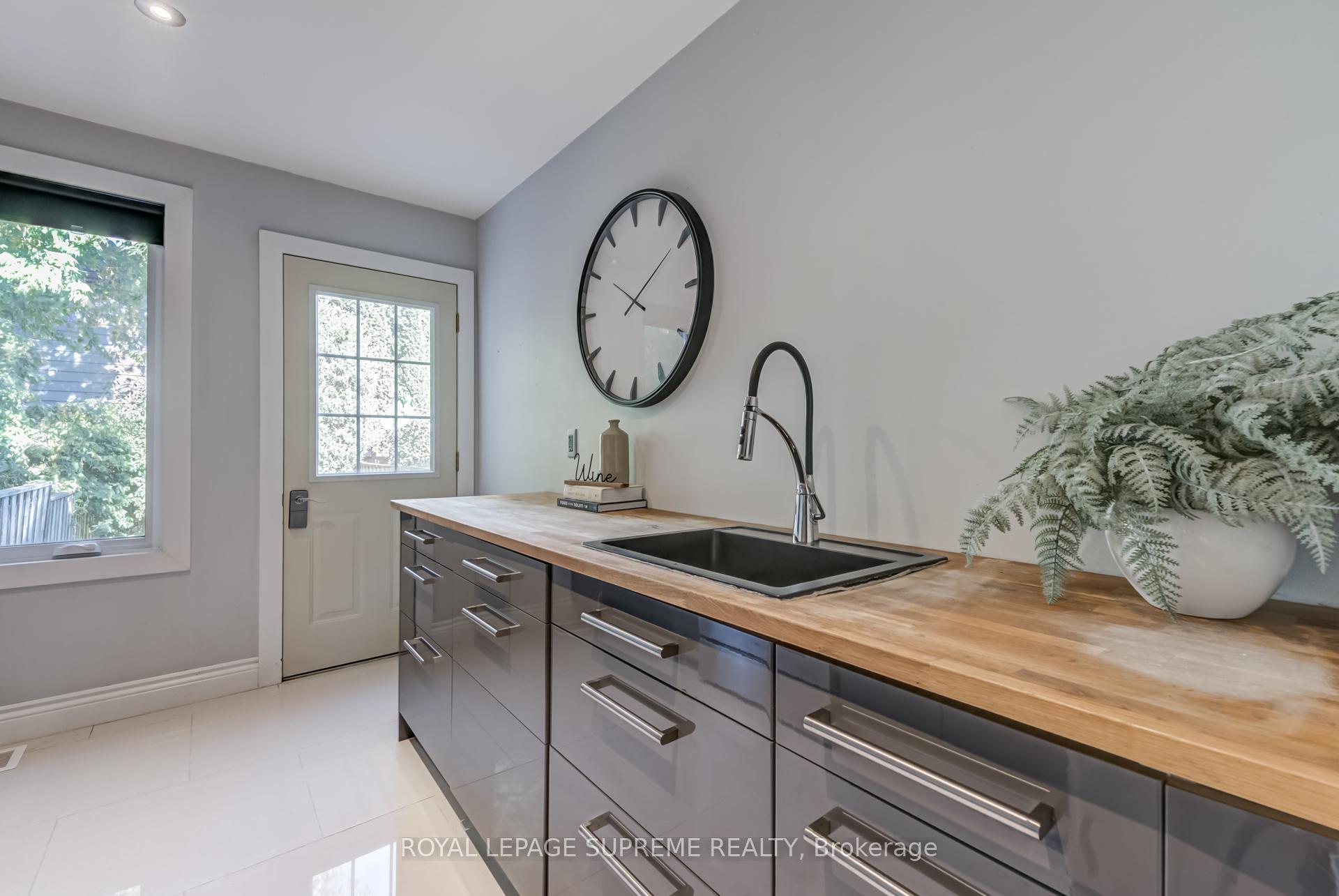 Photo 7 of 481 Main Street, Toronto, Woodbine-Lumsden — HOMEH