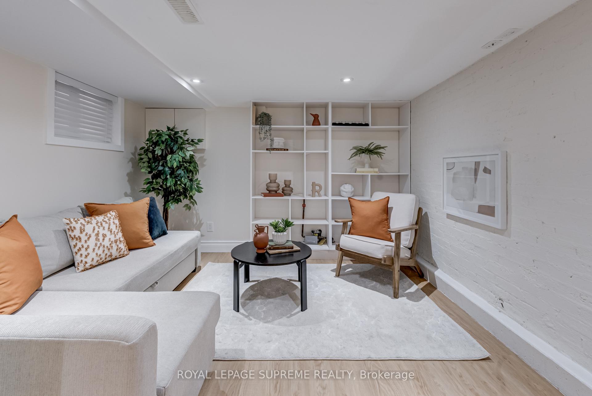 Photo 15 of 481 Main Street, Toronto, Woodbine-Lumsden — HOMEH