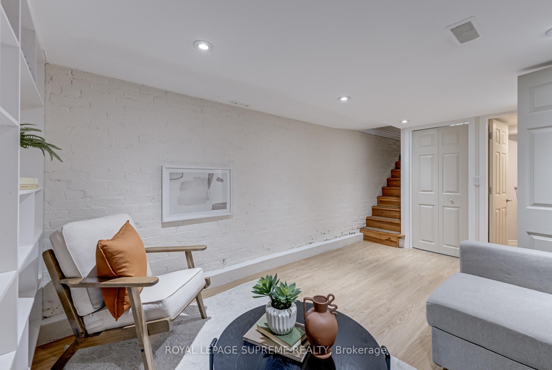Photo 16 of 481 Main Street, Toronto, Woodbine-Lumsden — HOMEH