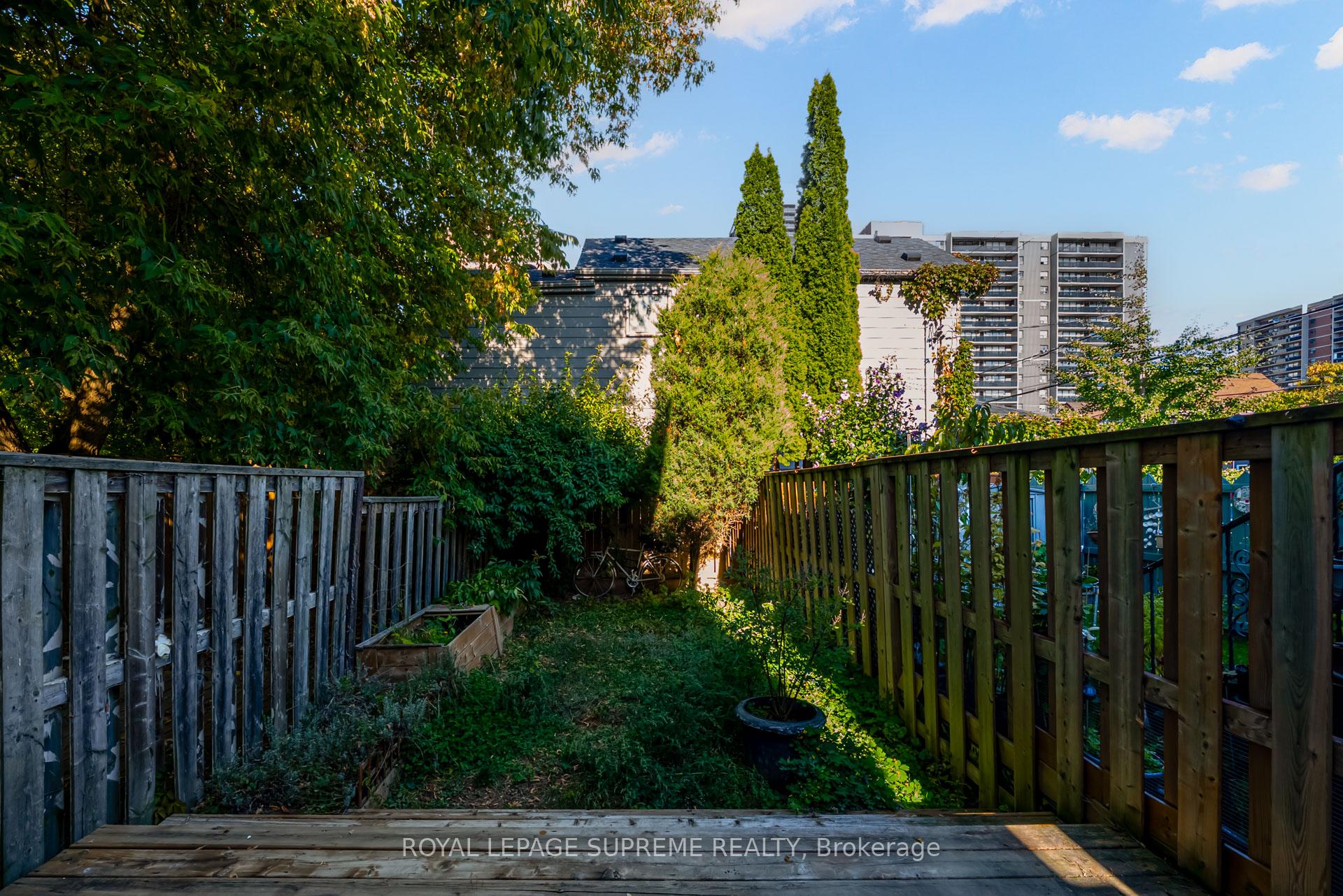 Photo 18 of 481 Main Street, Toronto, Woodbine-Lumsden — HOMEH
