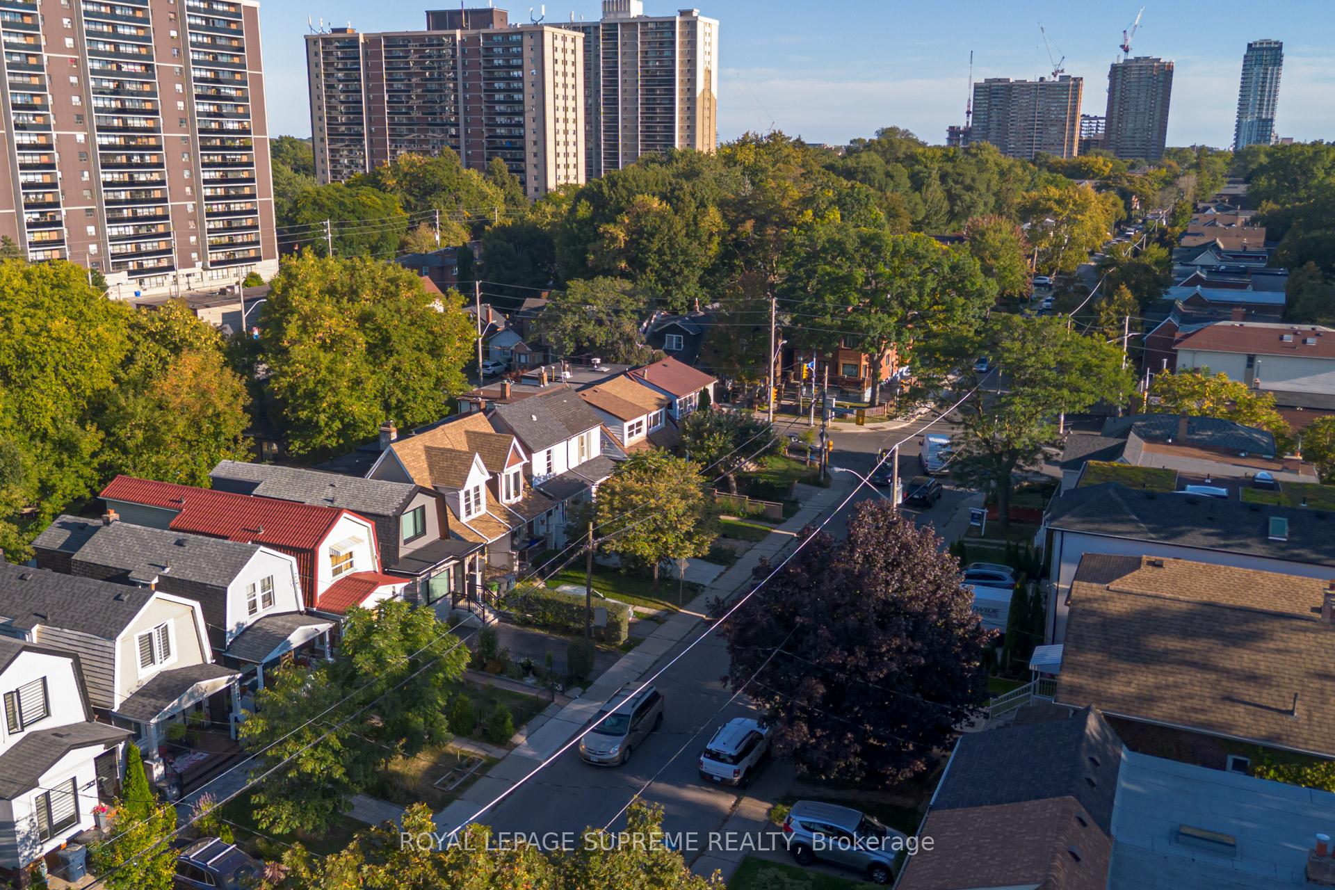 Photo 21 of 481 Main Street, Toronto, Woodbine-Lumsden — HOMEH