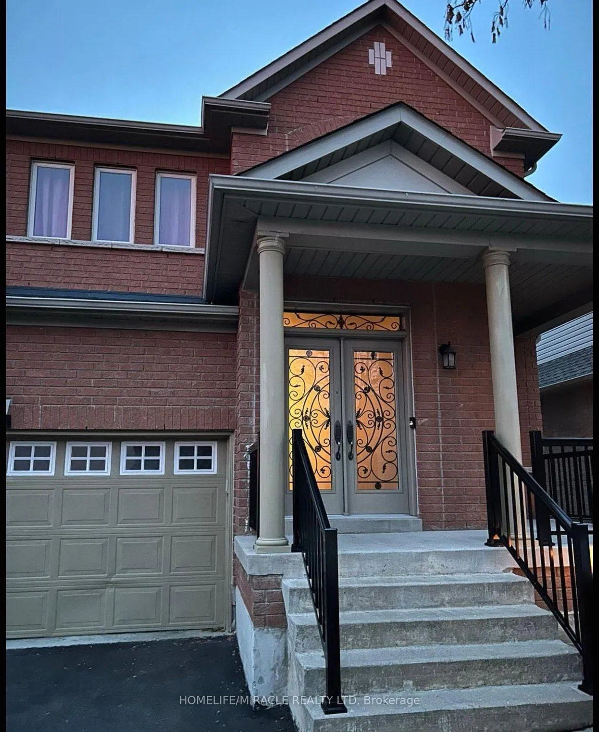 Photo 3 of 20 Midnightsun Trail, Brampton, Sandringham-Wellington — HOMEH