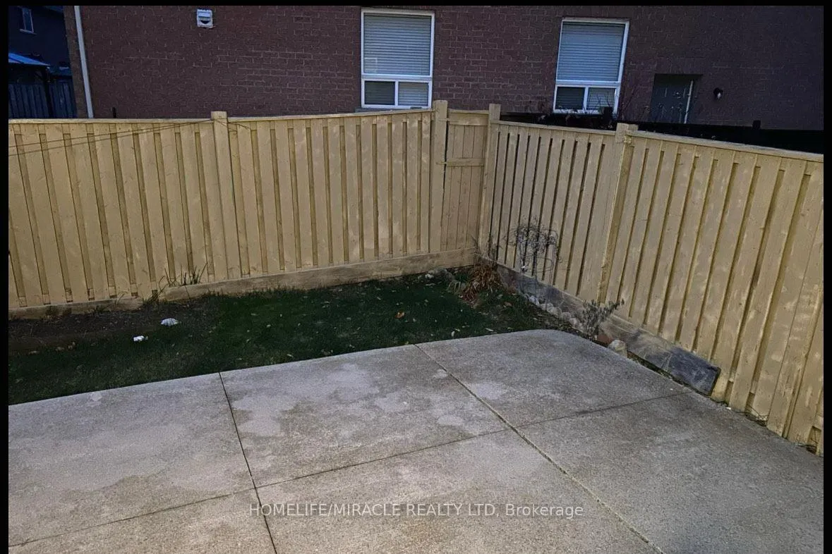 Photo 32 of 20 Midnightsun Trail, Brampton, Sandringham-Wellington — HOMEH