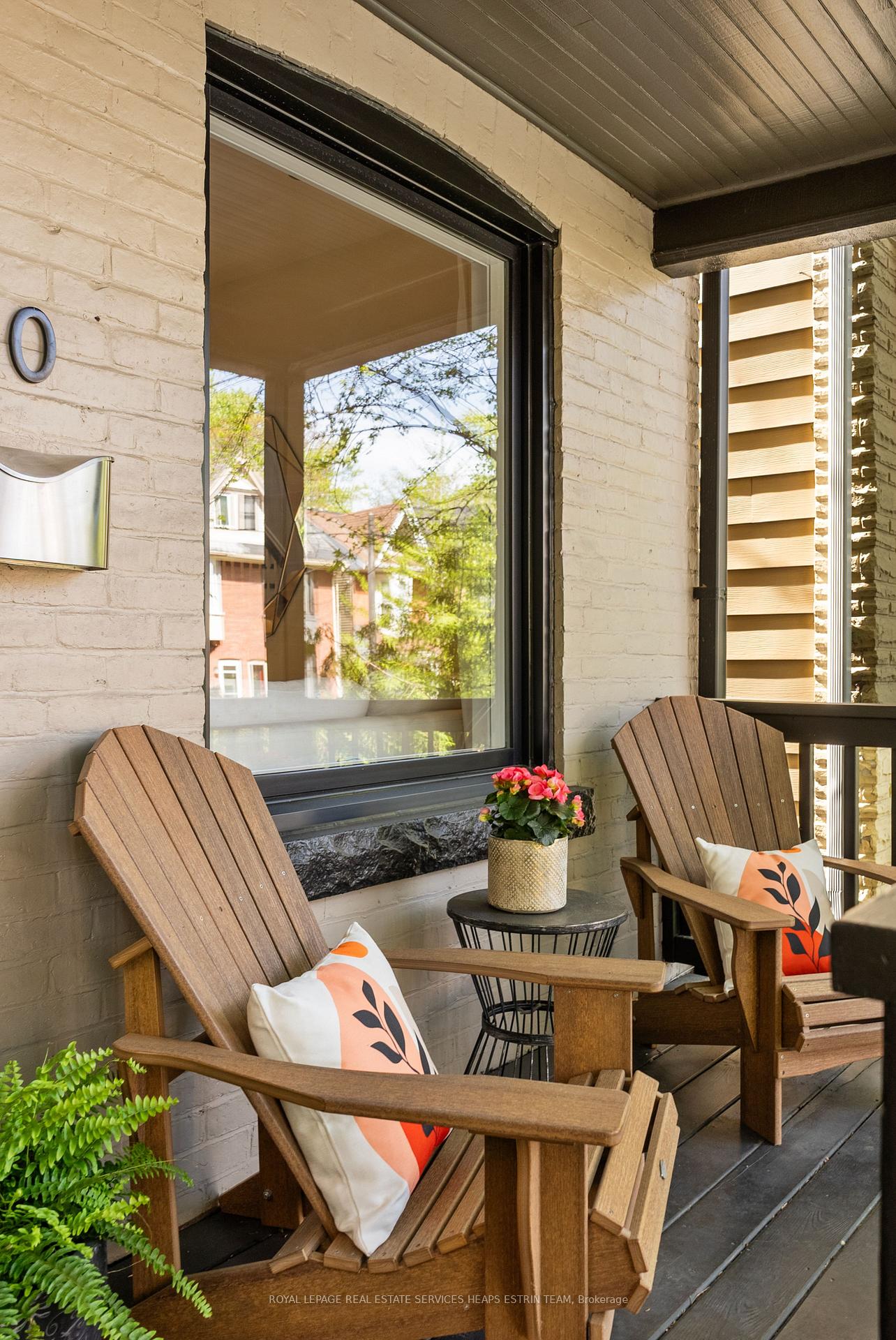 Photo 3 of 20 Howland Road, Toronto, North Riverdale — HOMEH