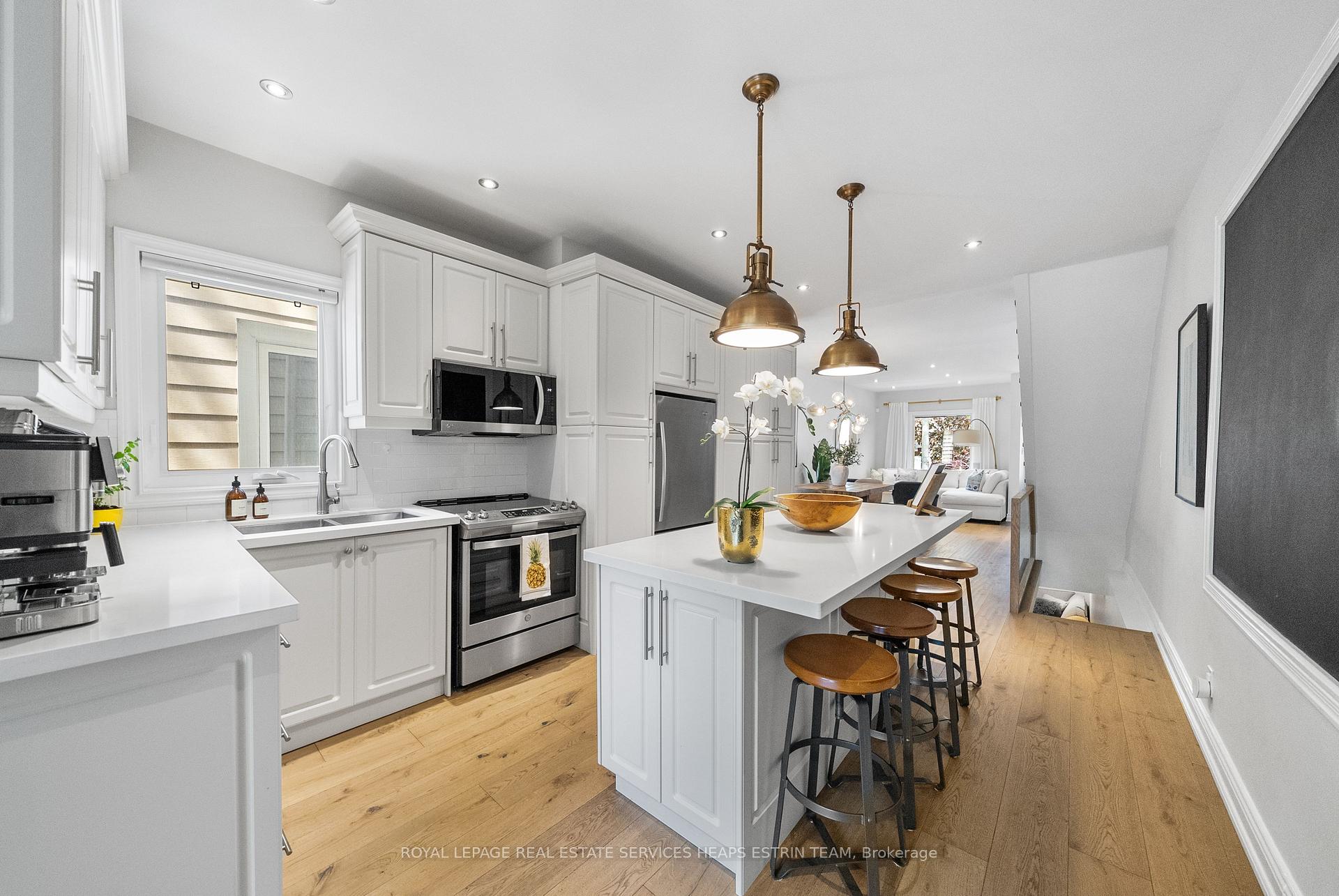 Photo 9 of 20 Howland Road, Toronto, North Riverdale — HOMEH